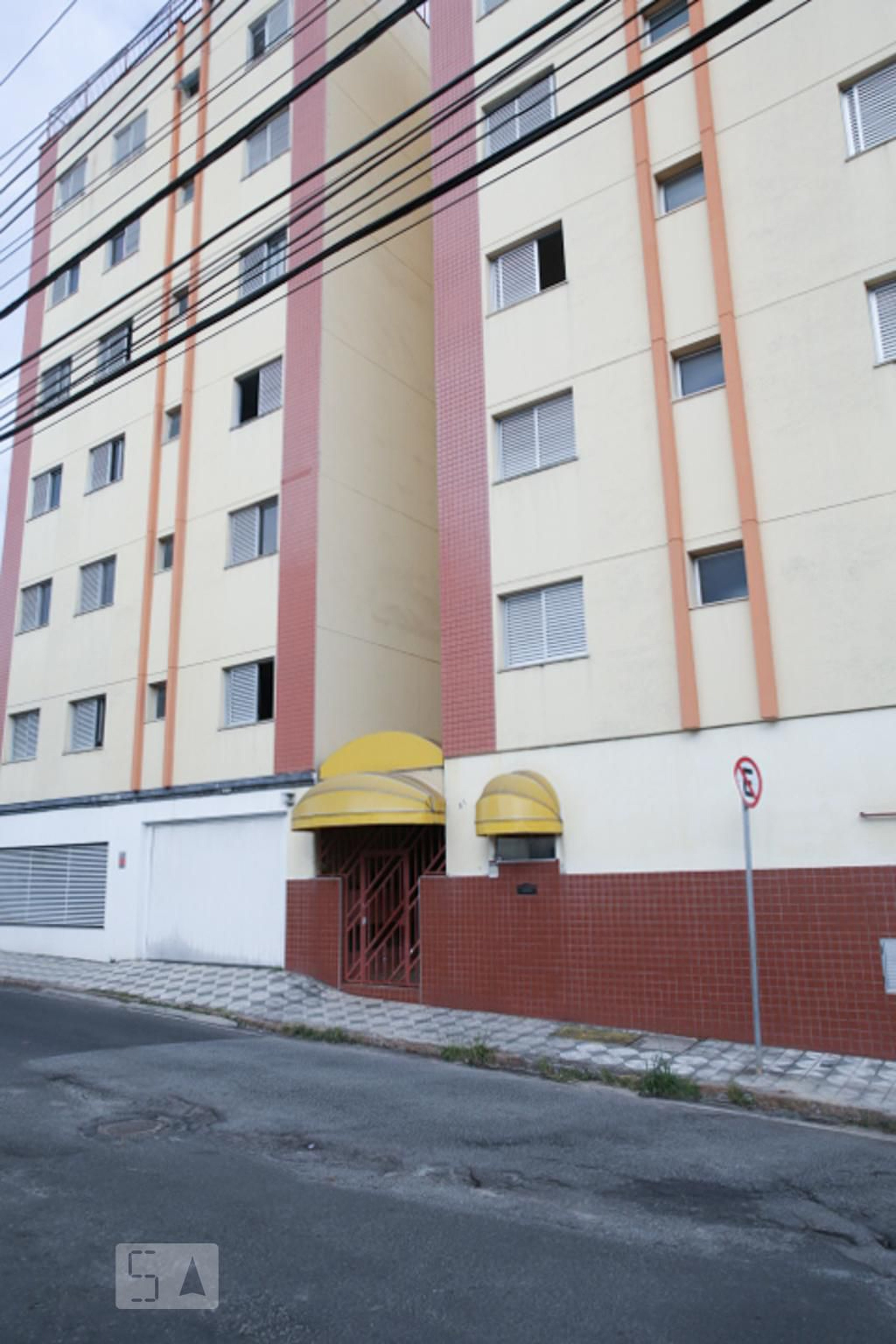 Fachada do Prédio Condomínio em Rua Salvador Corrêa, 41