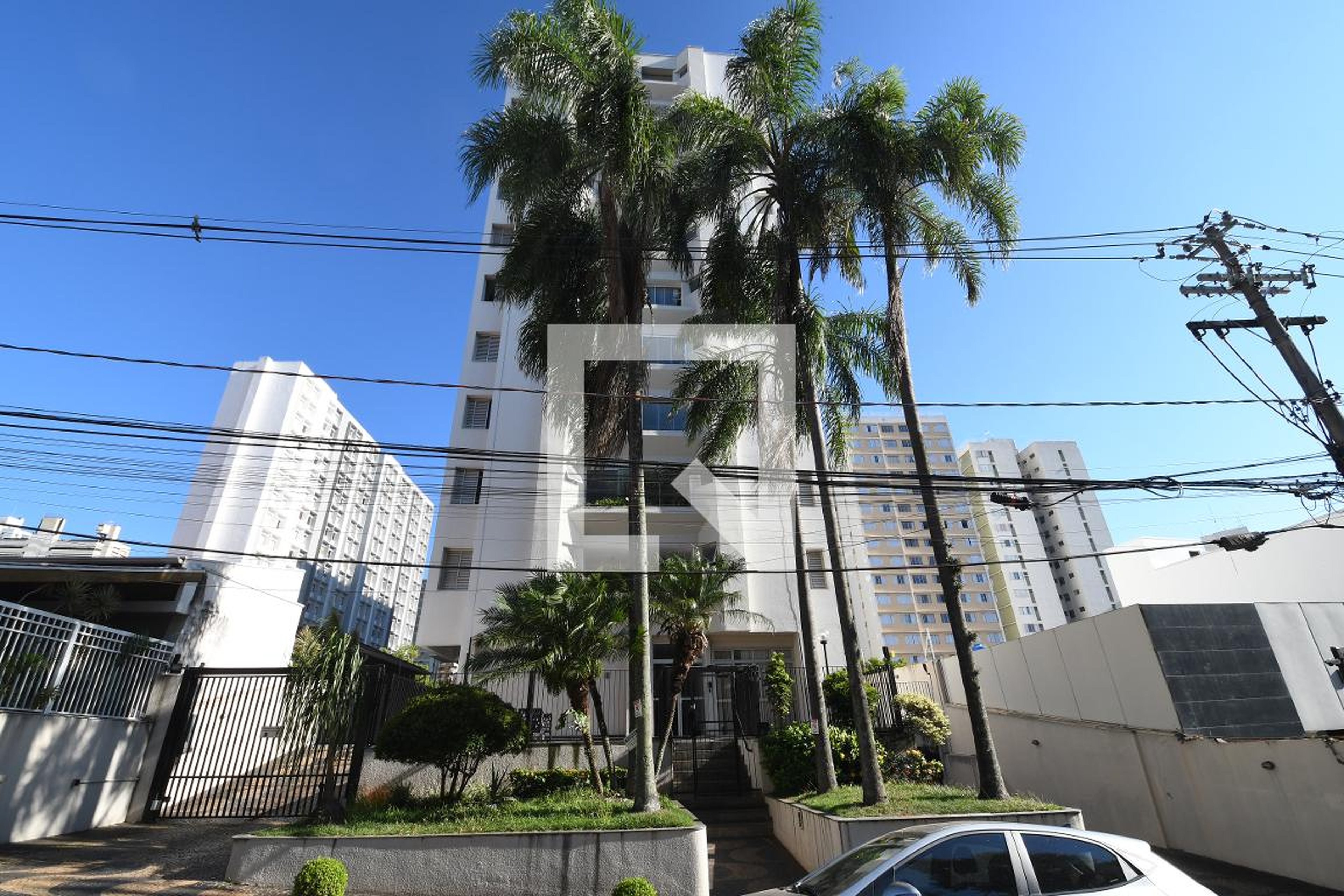 Fachada do Prédio Condomínio em Rua Hilário Magro Júnior, 139