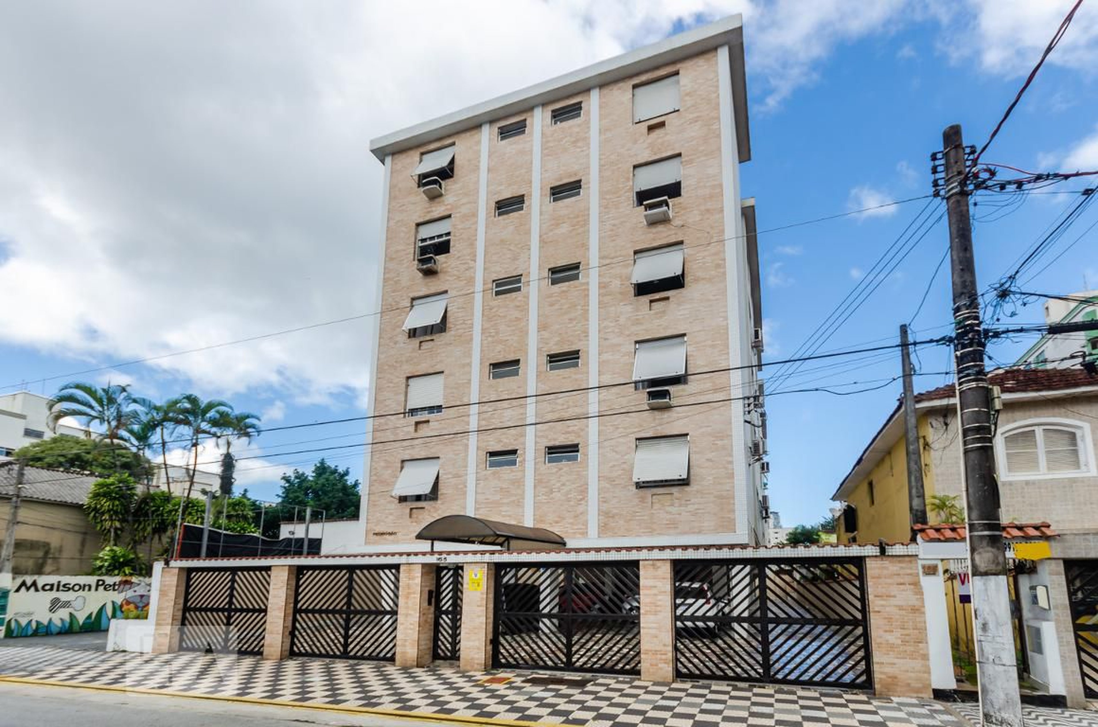 Fachada Condomínio em Rua Carlos Gomes, 163