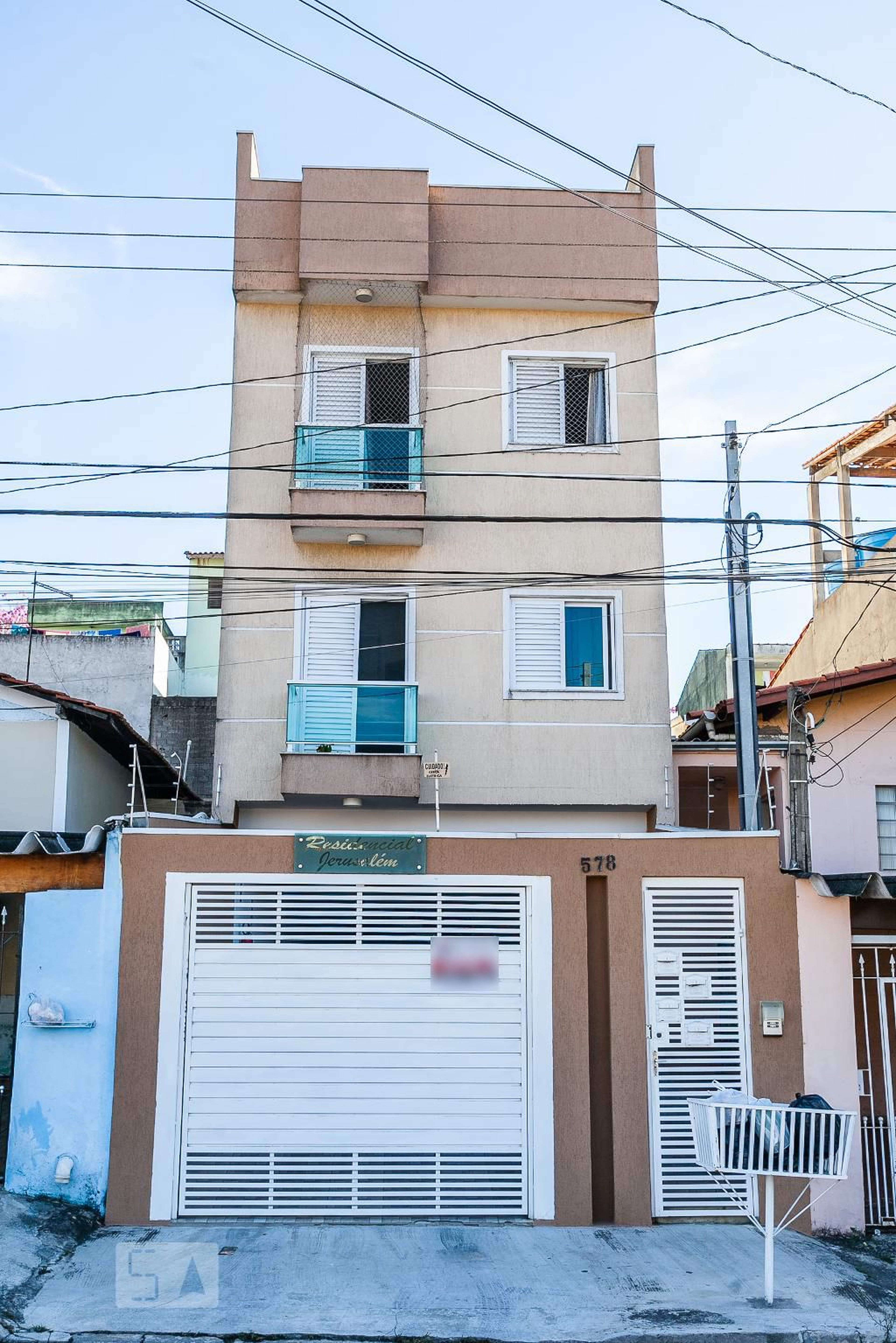 Fachada Condomínio em Rua Almada, 578