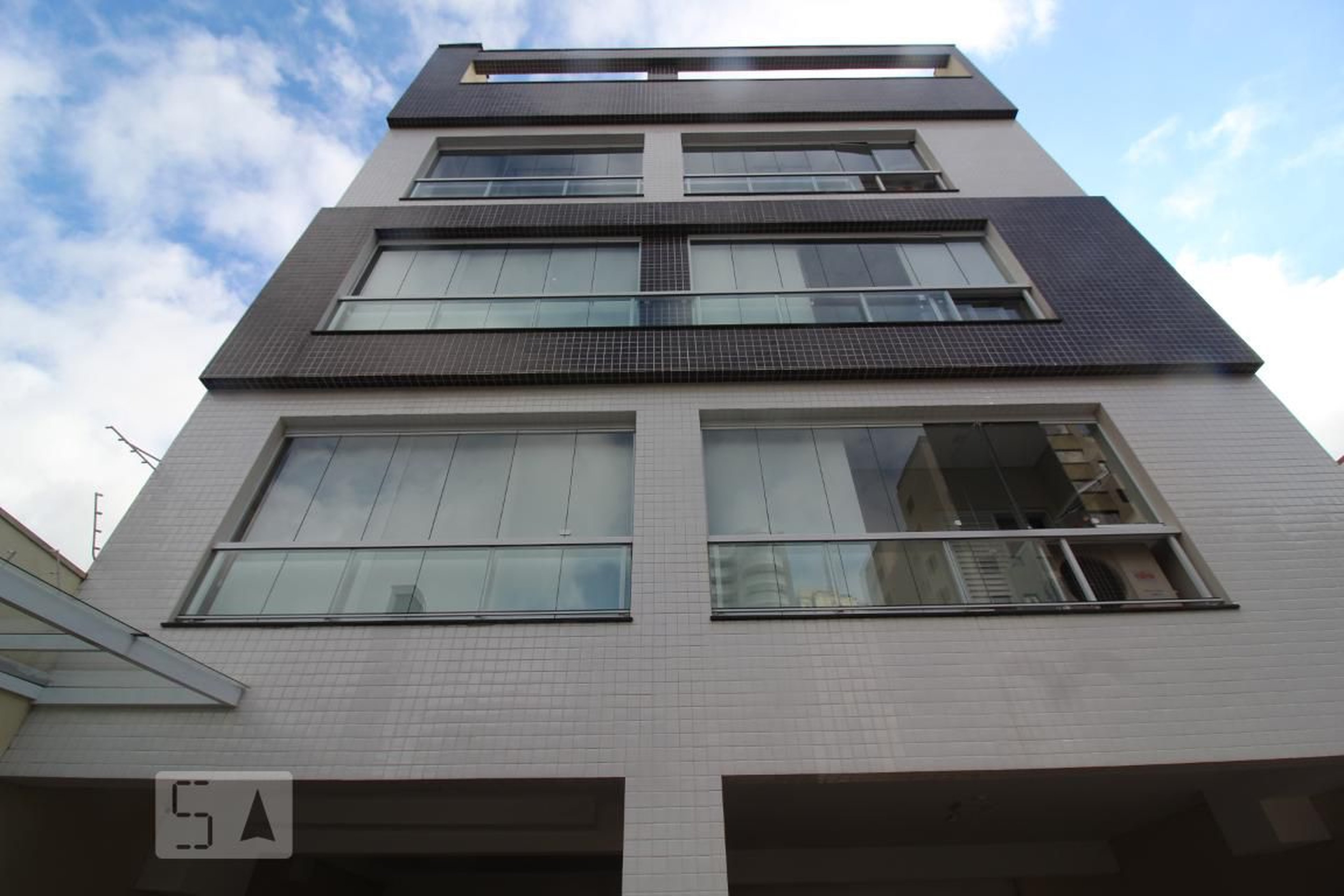 Fachada Condomínio em Avenida Presidente Arthur Bernardes, 241