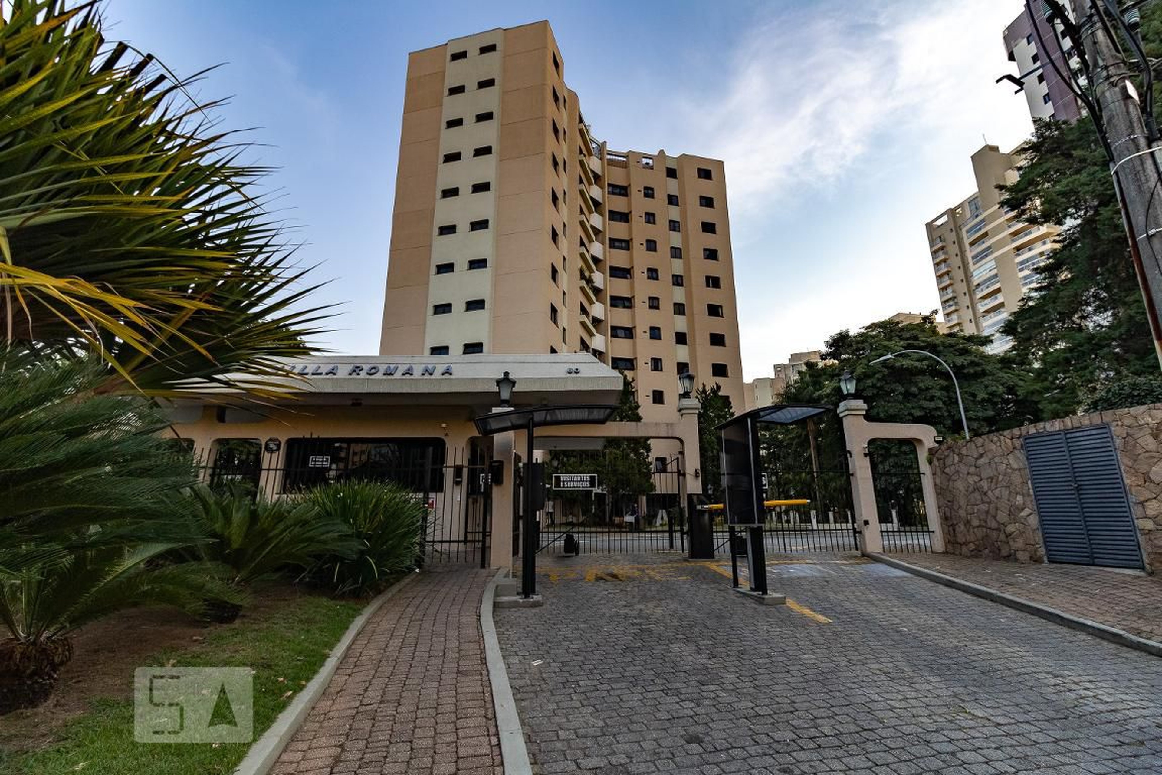 Fachada do Condomínio Condomínio Villa Romana