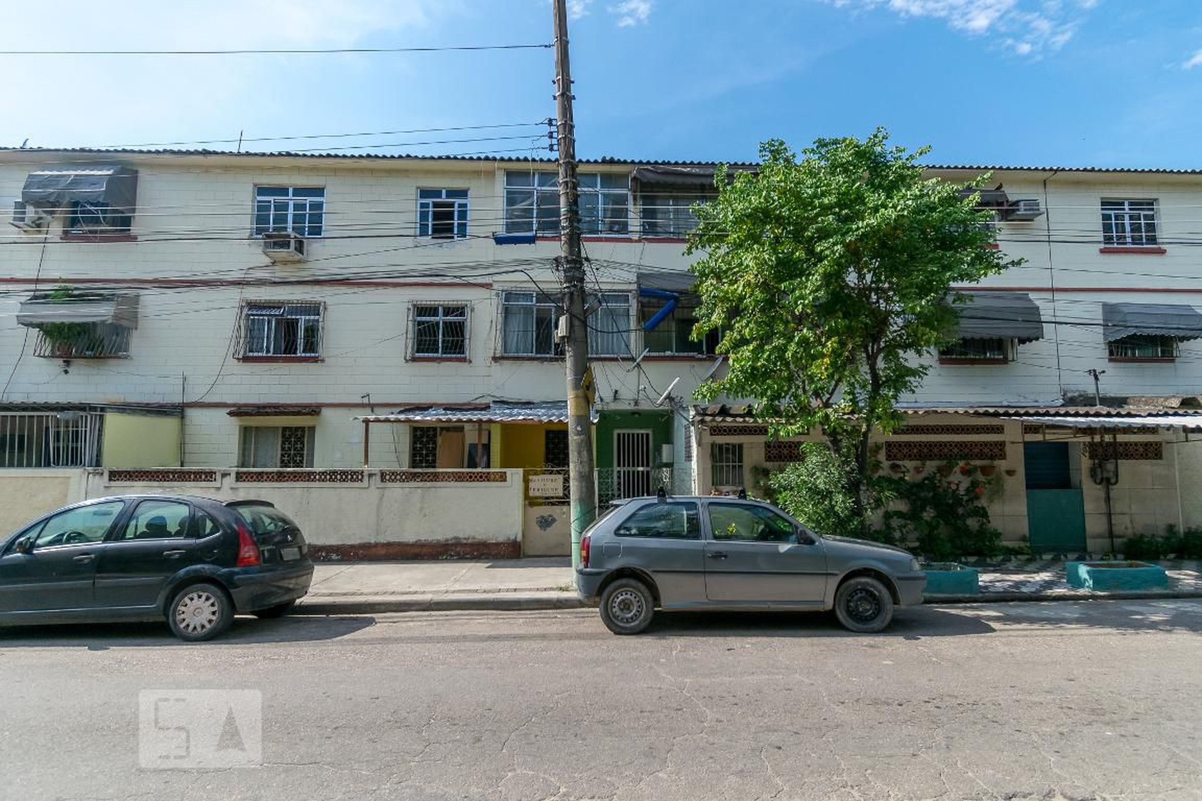 Fachada do prédio Condomínio em Avenida Tenente Rebelo, 116