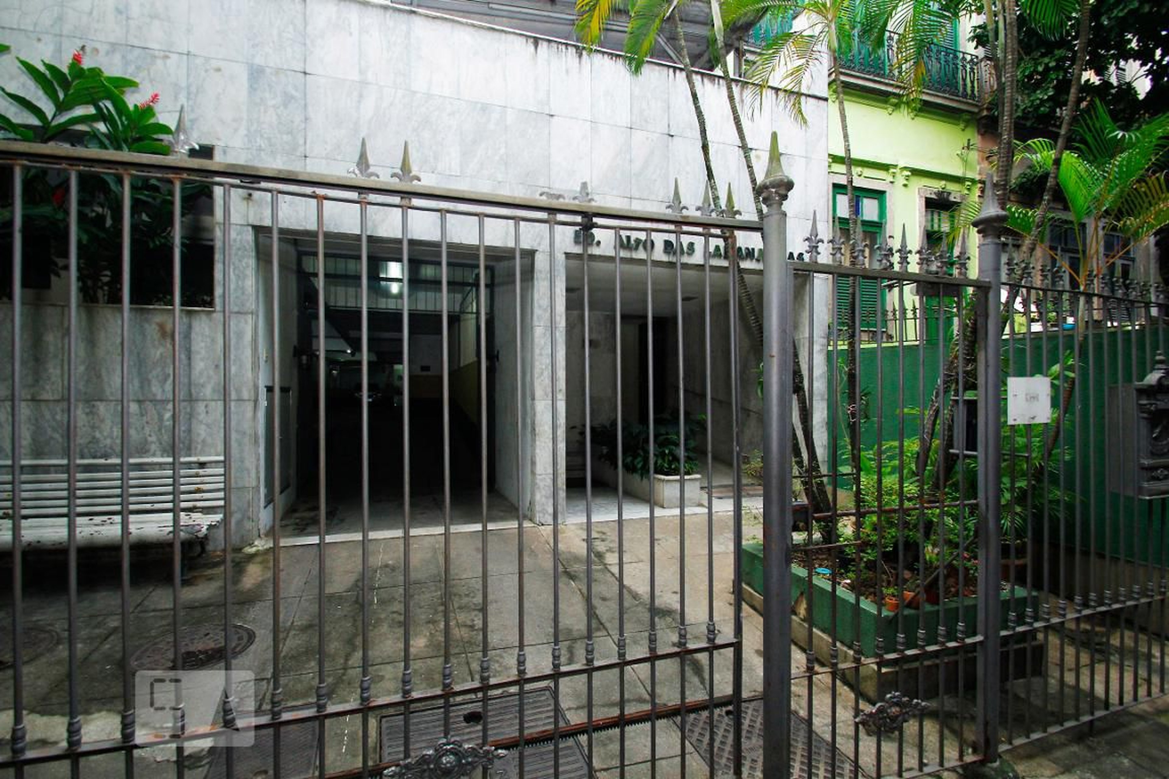 Entrada - Edifício Alto das Laranjeiras