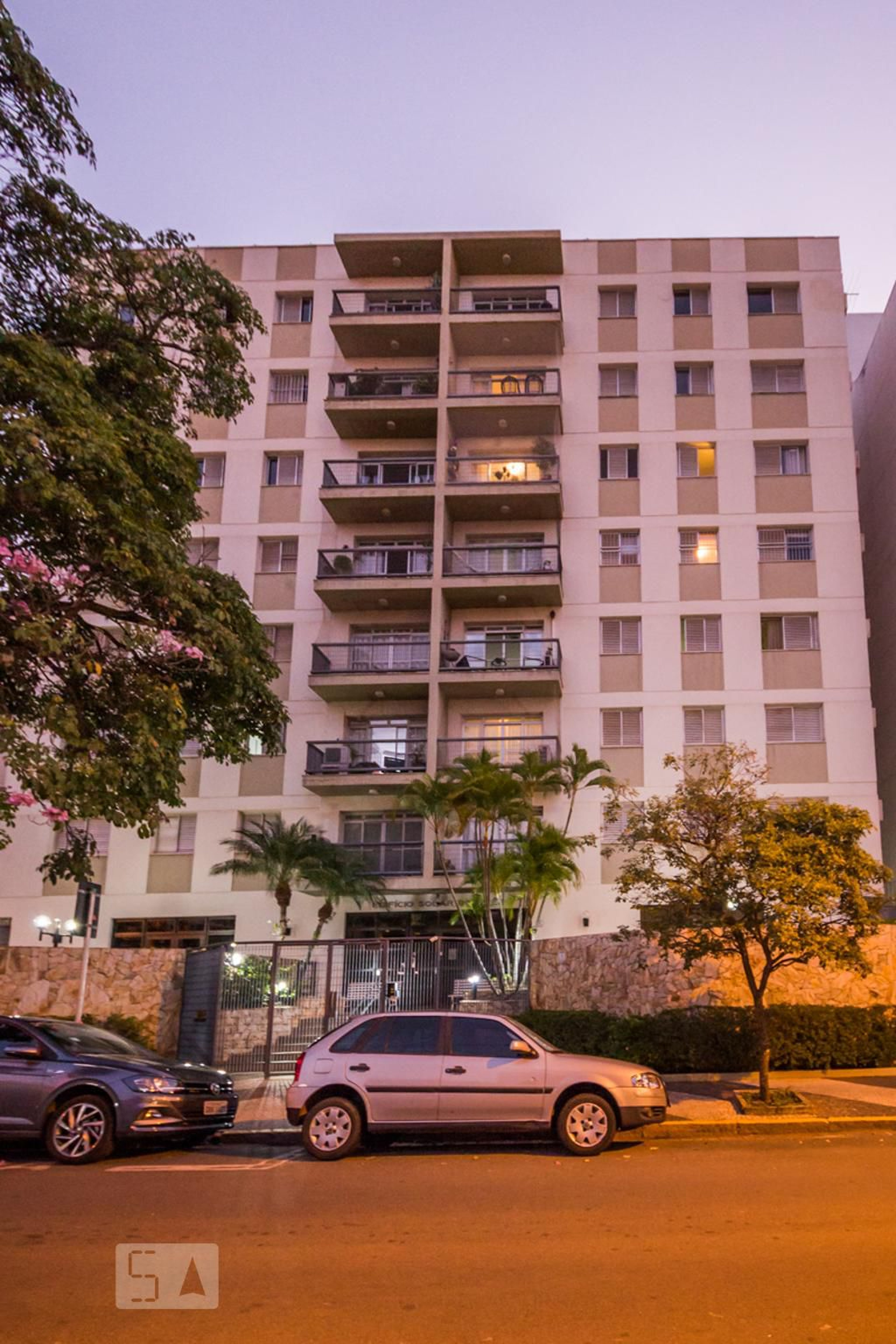 Fachada Condomínio em Rua Padre Almeida, 427