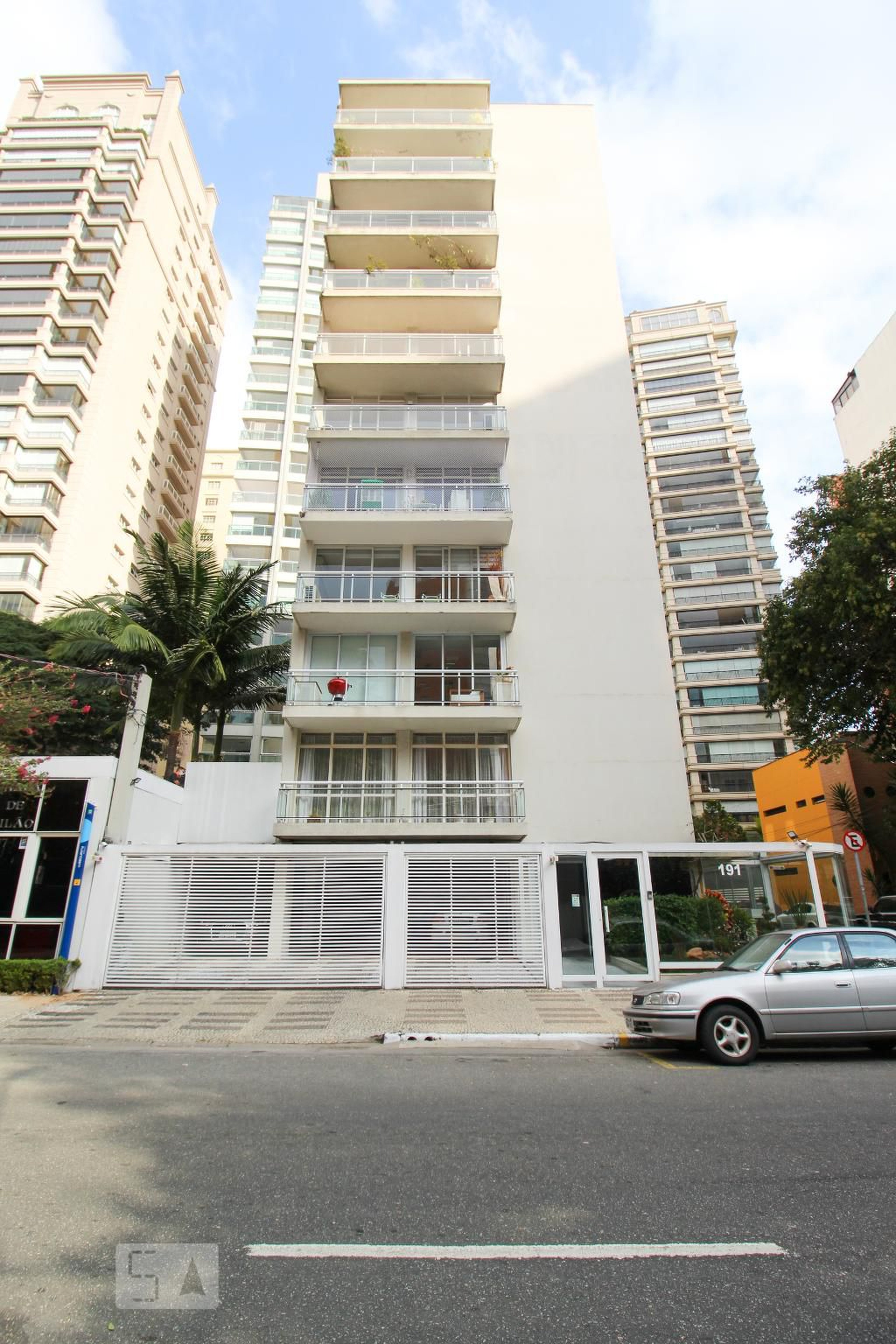 Fachada do Prédio Condomínio Planetário