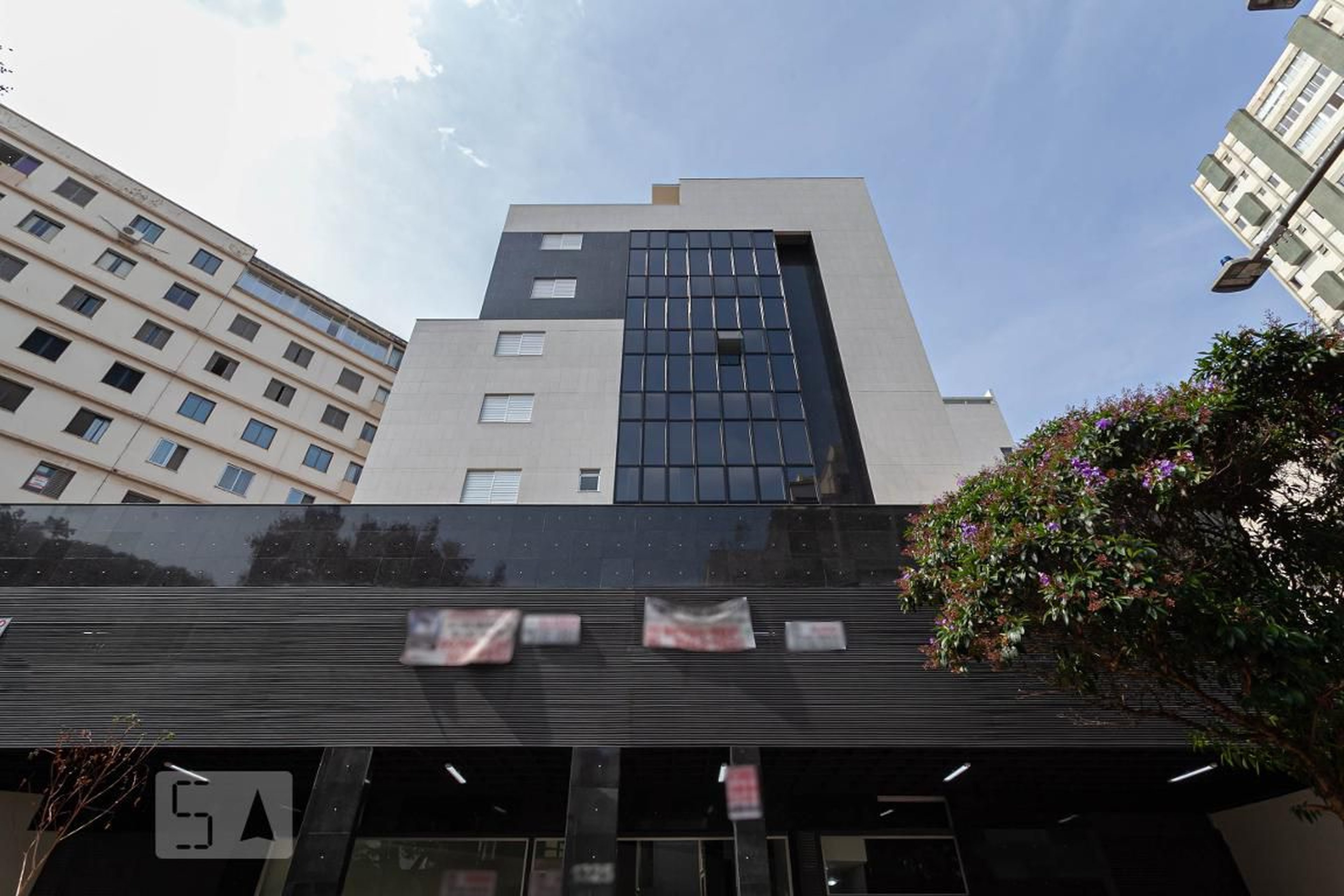 Fachada do Prédio Condomínio em Rua Pernambuco, 1325