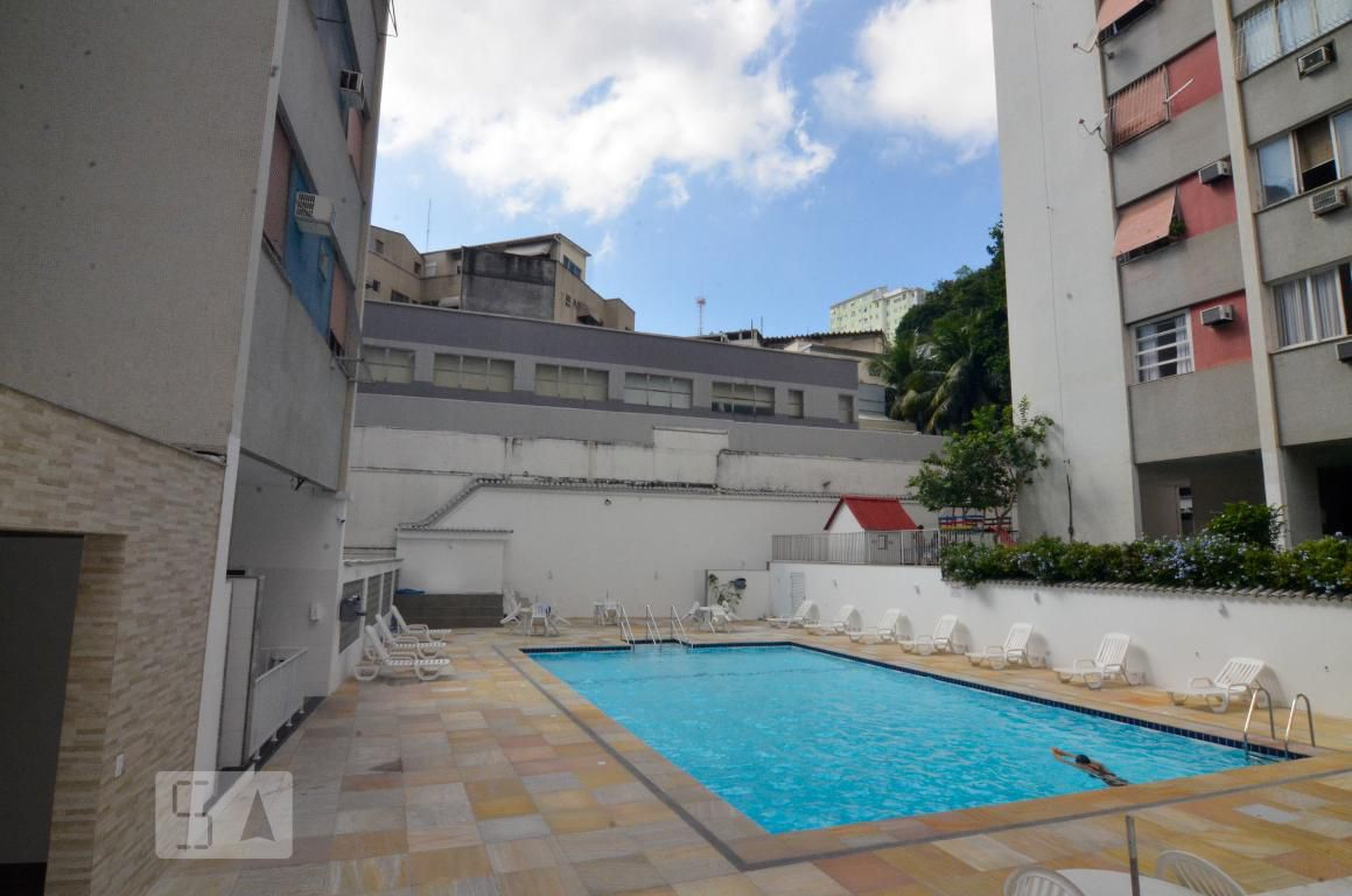 Piscina - Edifício Urbillo