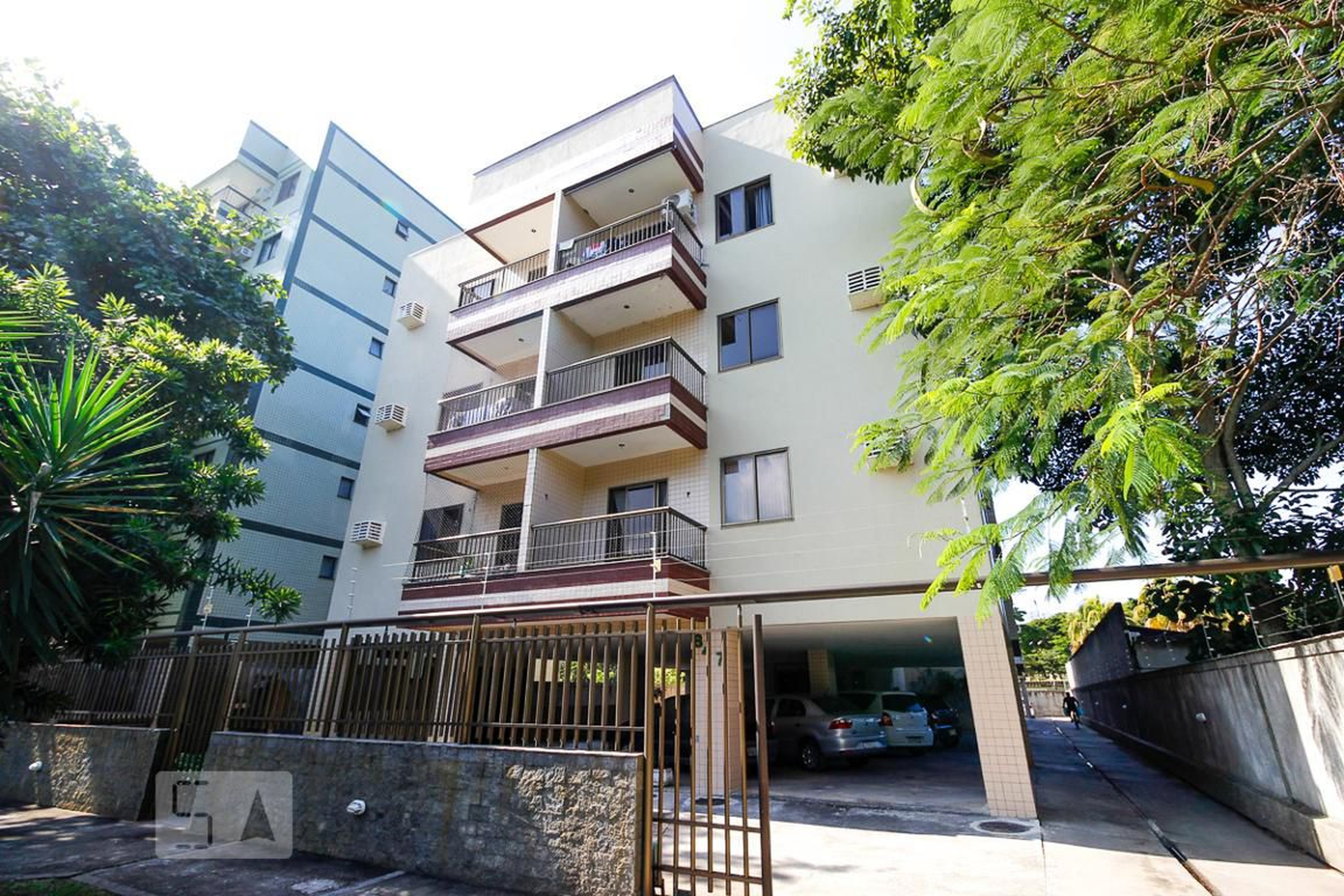 Fachada do Prédio Condomínio em Estrada do Rio Morto, 847