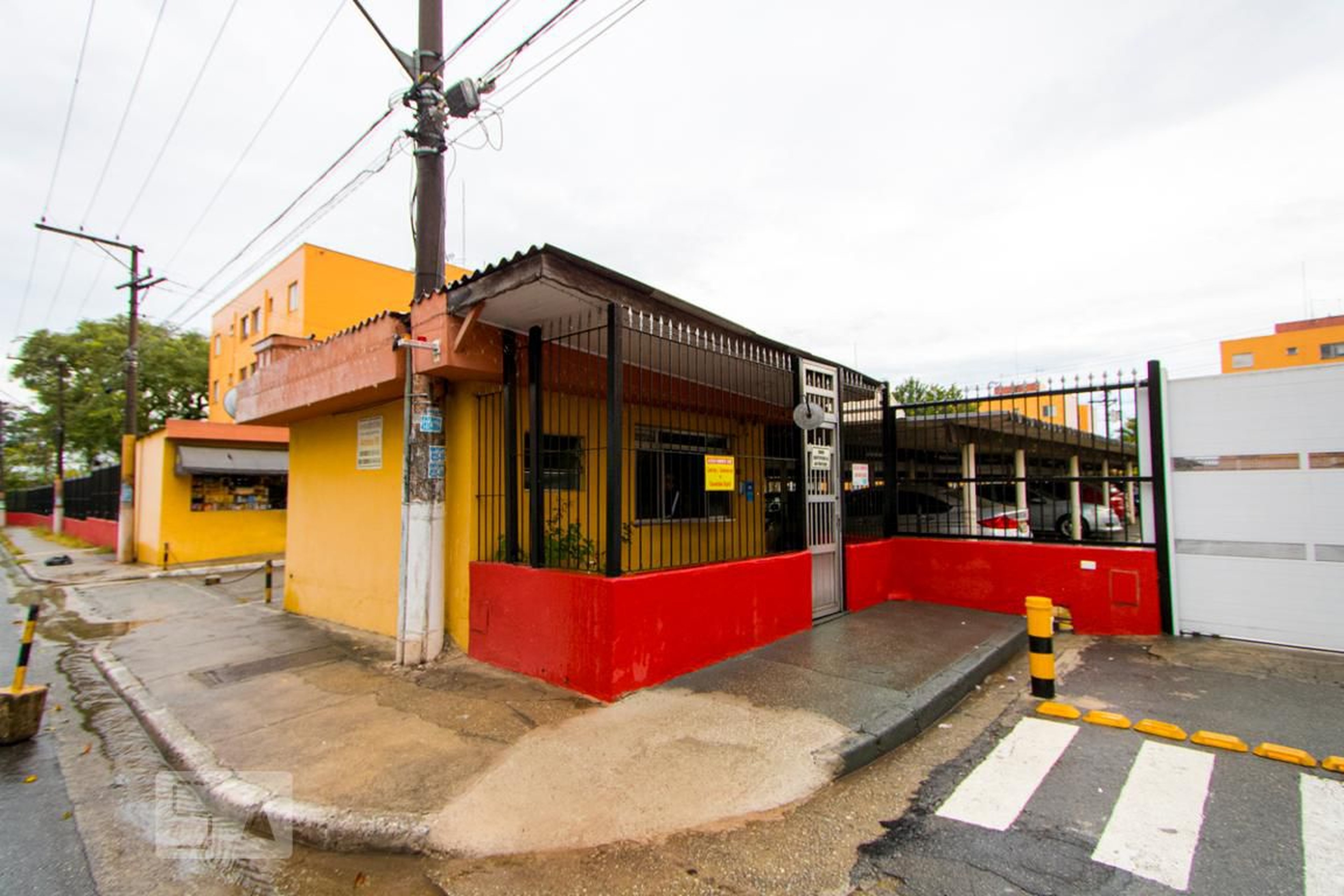 Fachada do Condomínio Condomínio Ipacarai