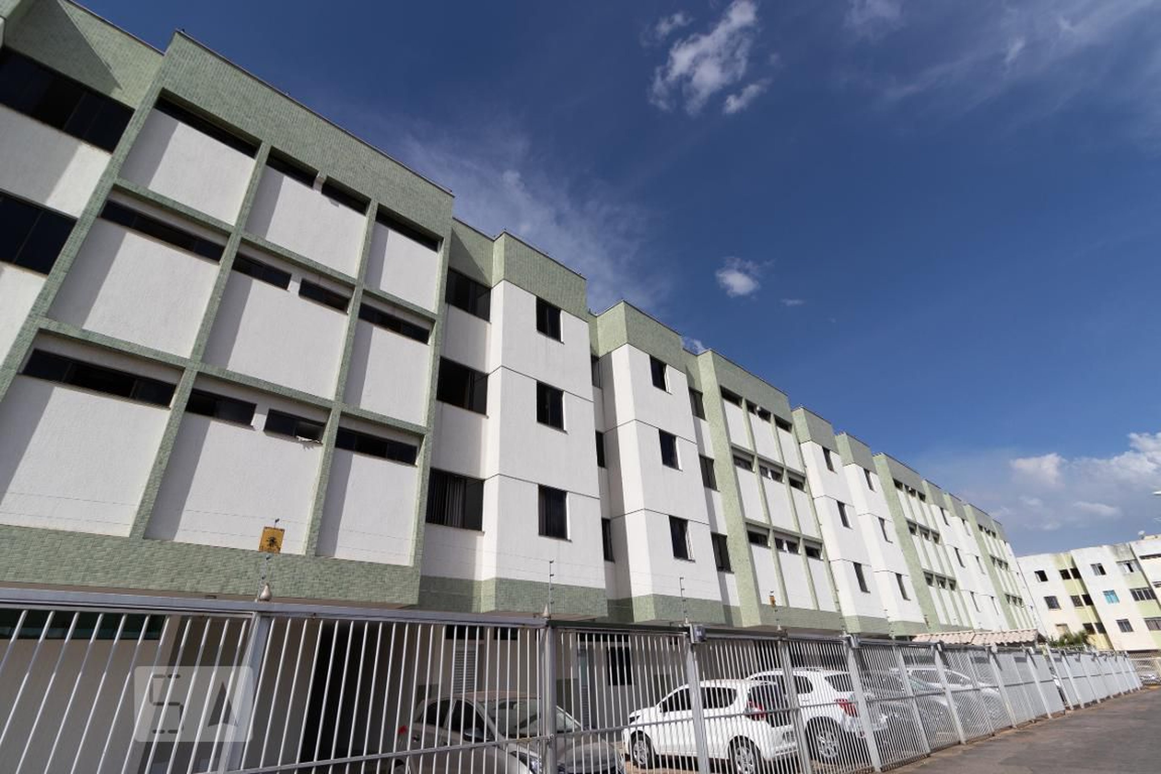 Fachada Condomínio em Qi 16, Bloco E