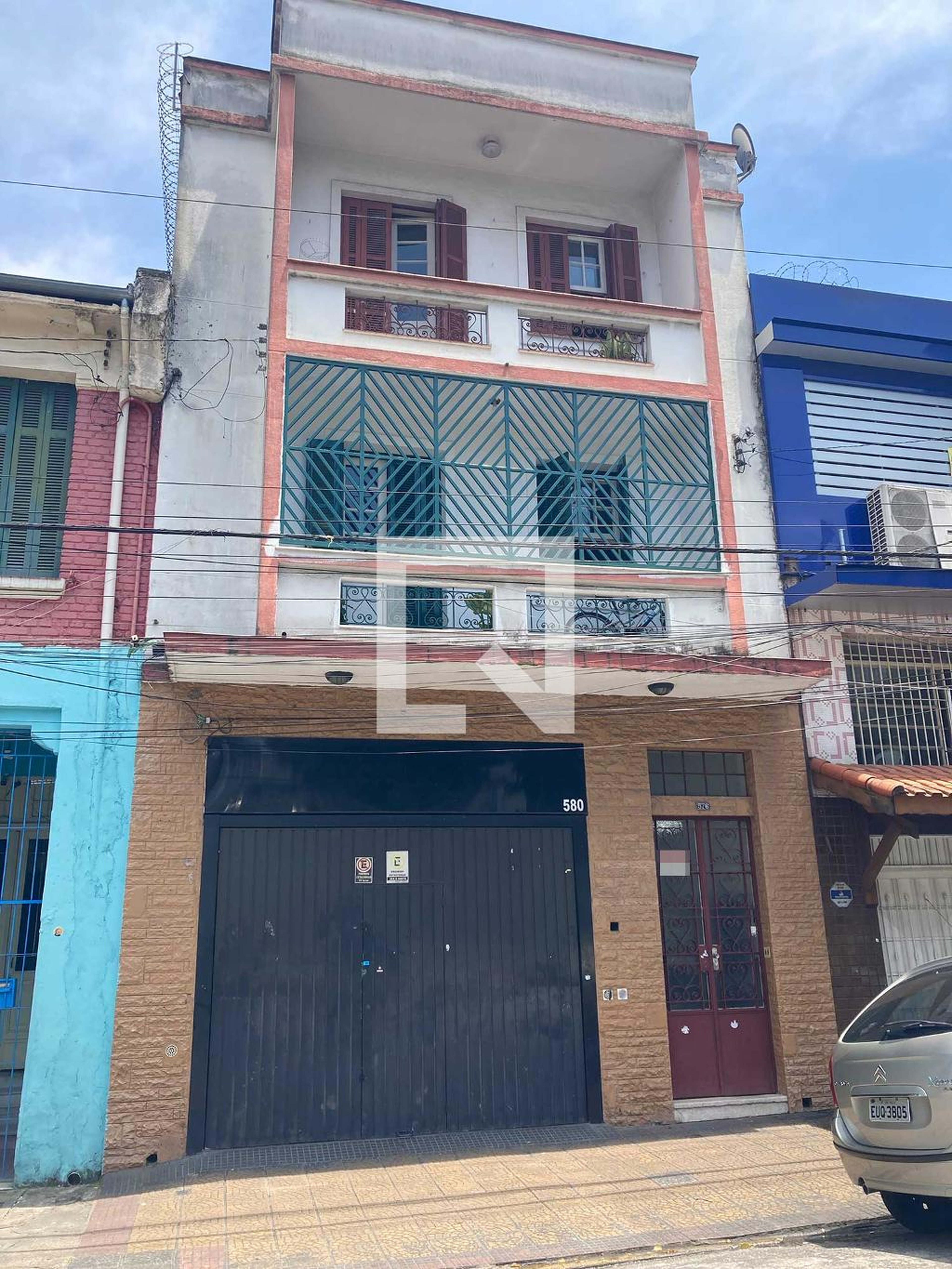 Fachada Edificio Campos Eliseos