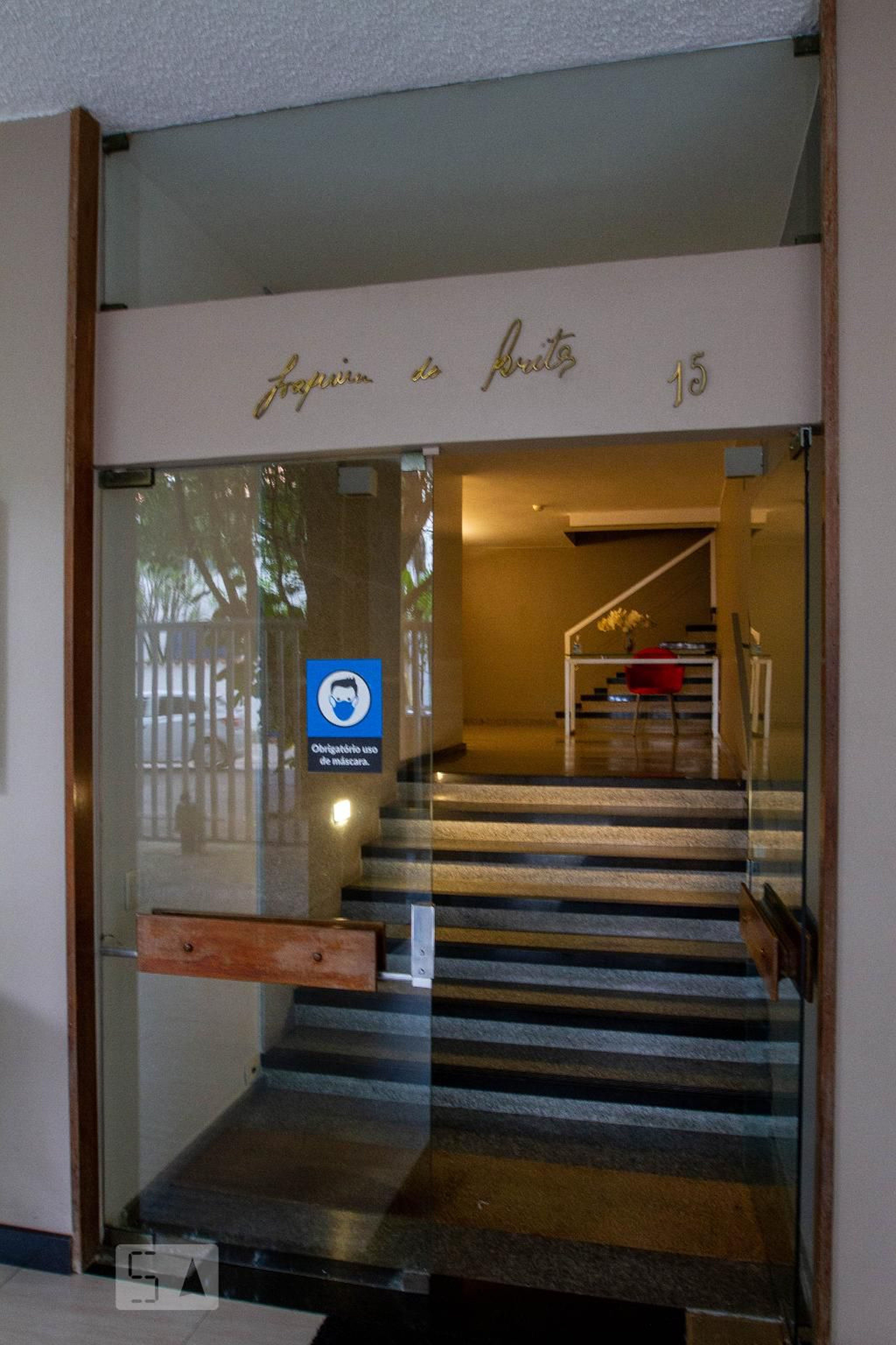 Entrada do Prédio - null