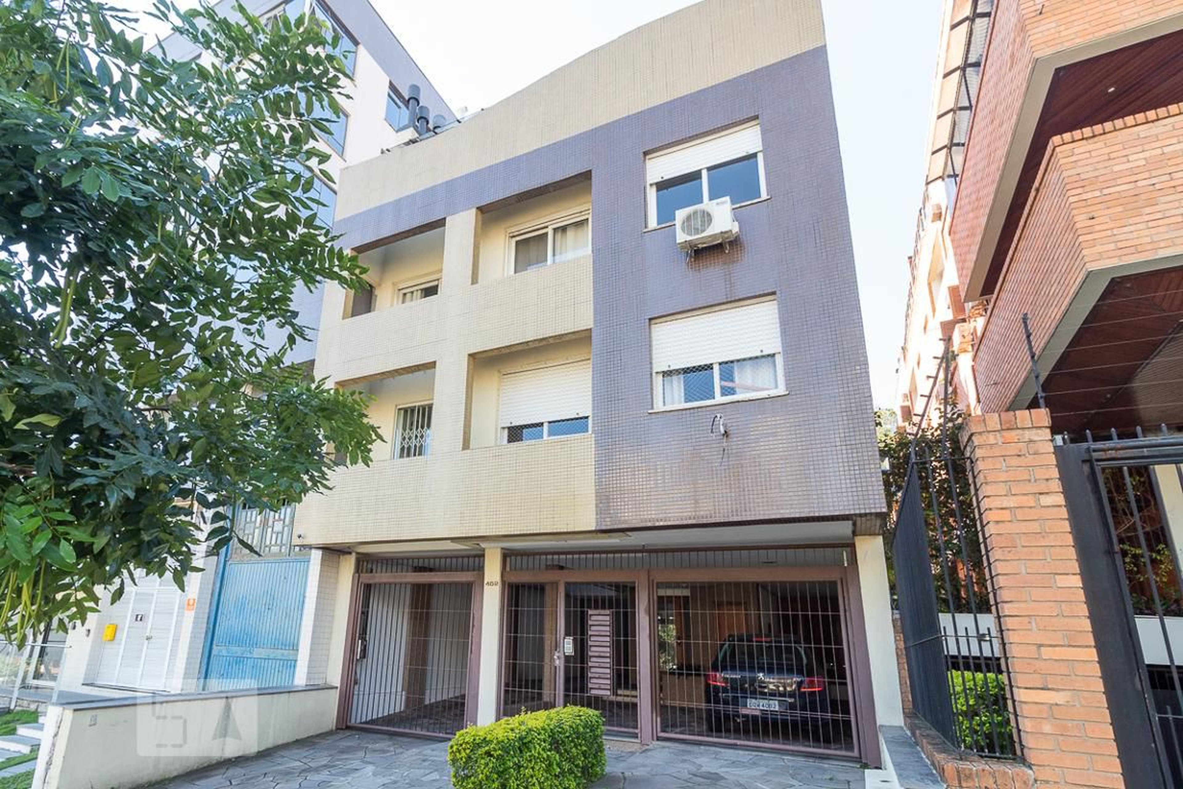 Fachada Condomínio em Rua Carlos Von Koseritz, 462