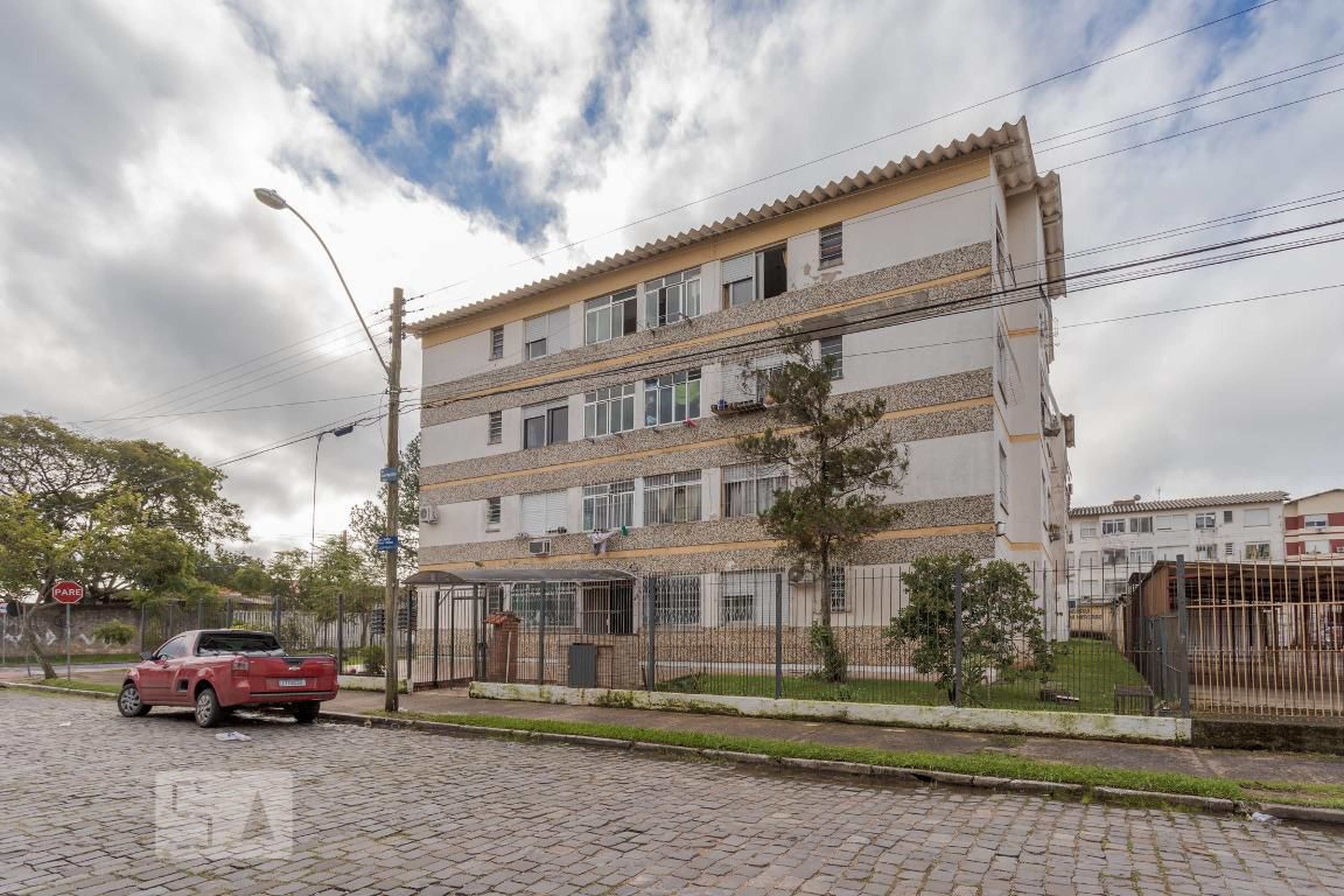 Fachada Condomínio em Rua Jandyr Maya Faillace, 455