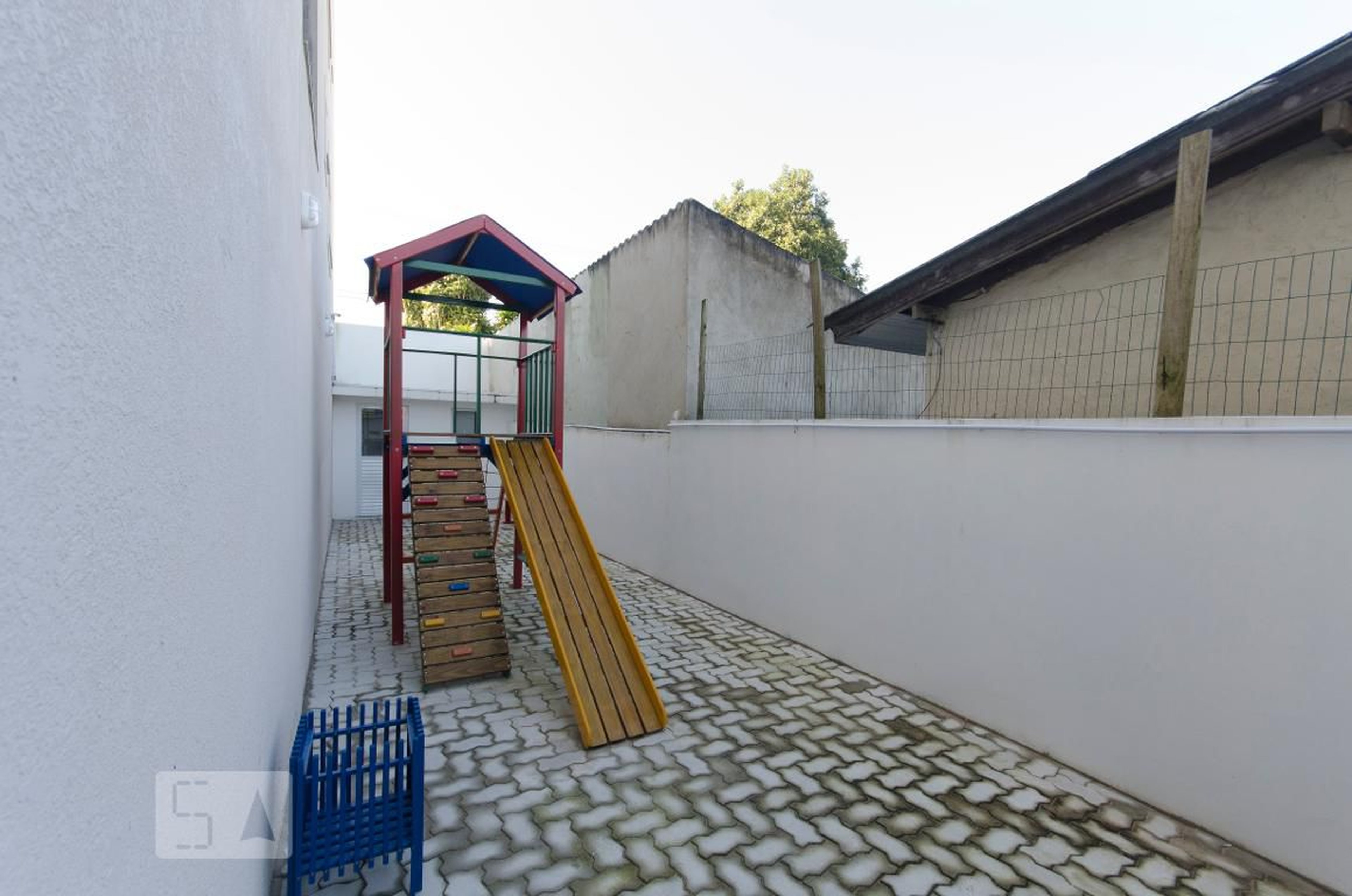 Playground - Casa Blanca