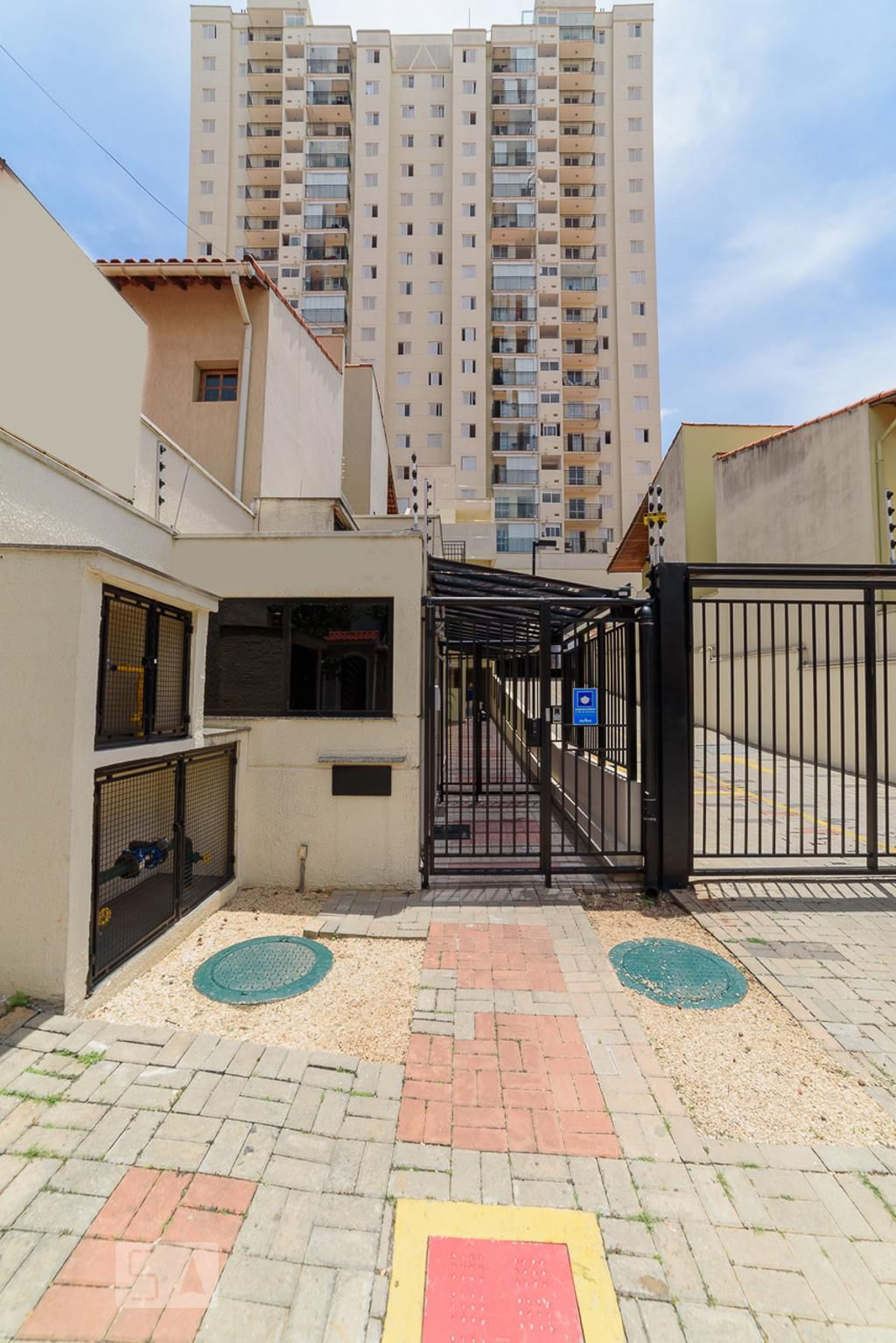 Fachada do Condomínio Condomínio Paradiso