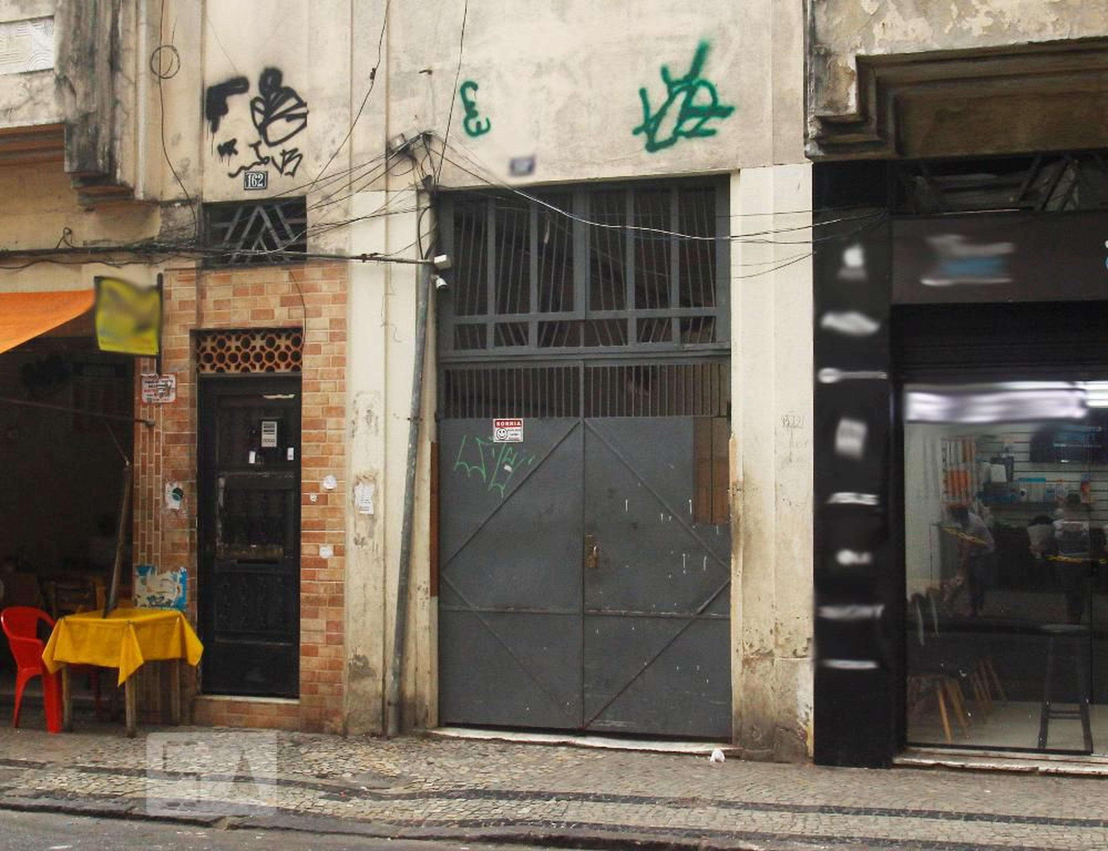 Fachada do Condomínio Condomínio em Rua Riachuelo, 160