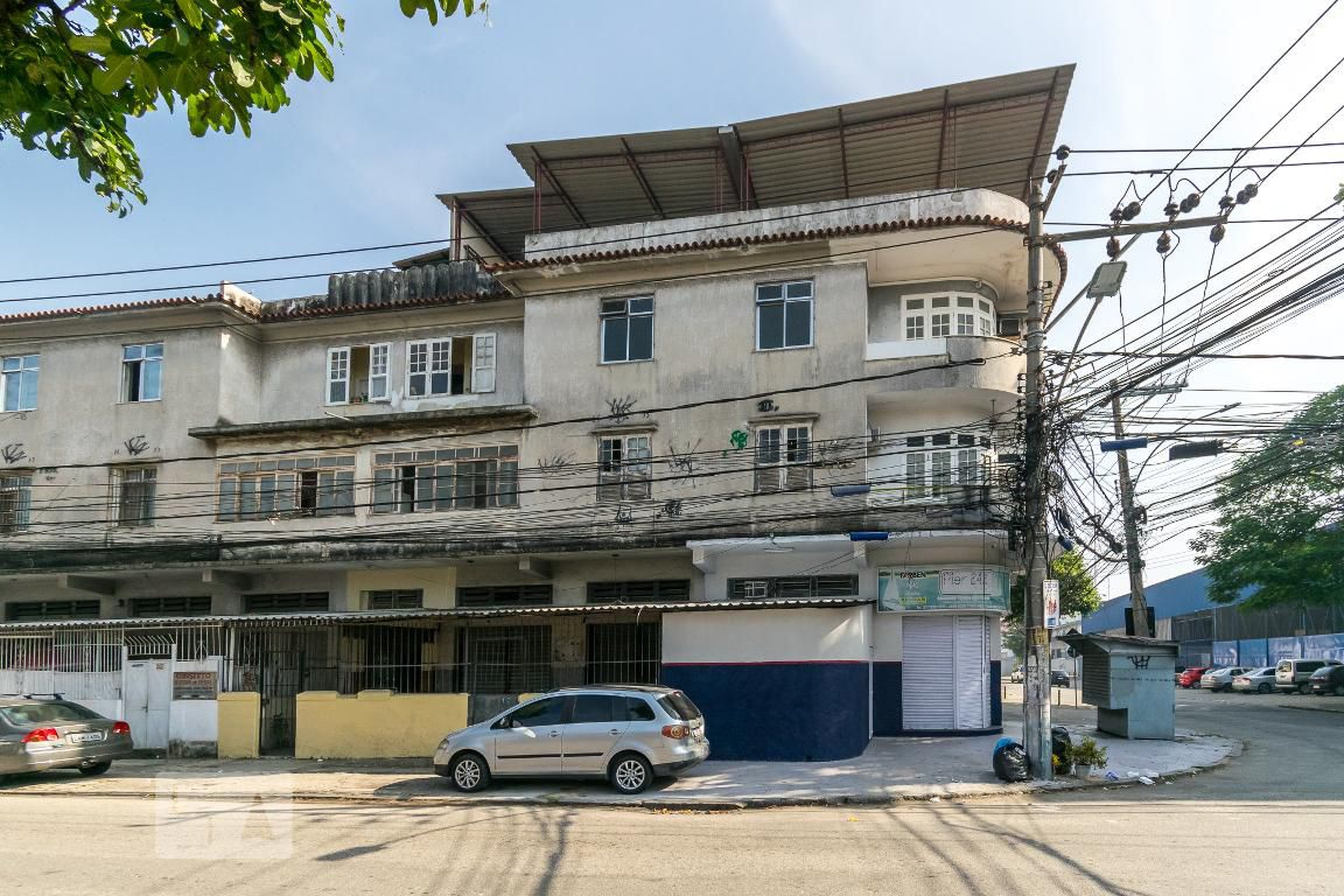 Fachada do prédio Condomínio em Rua Filomena Nunes, 242