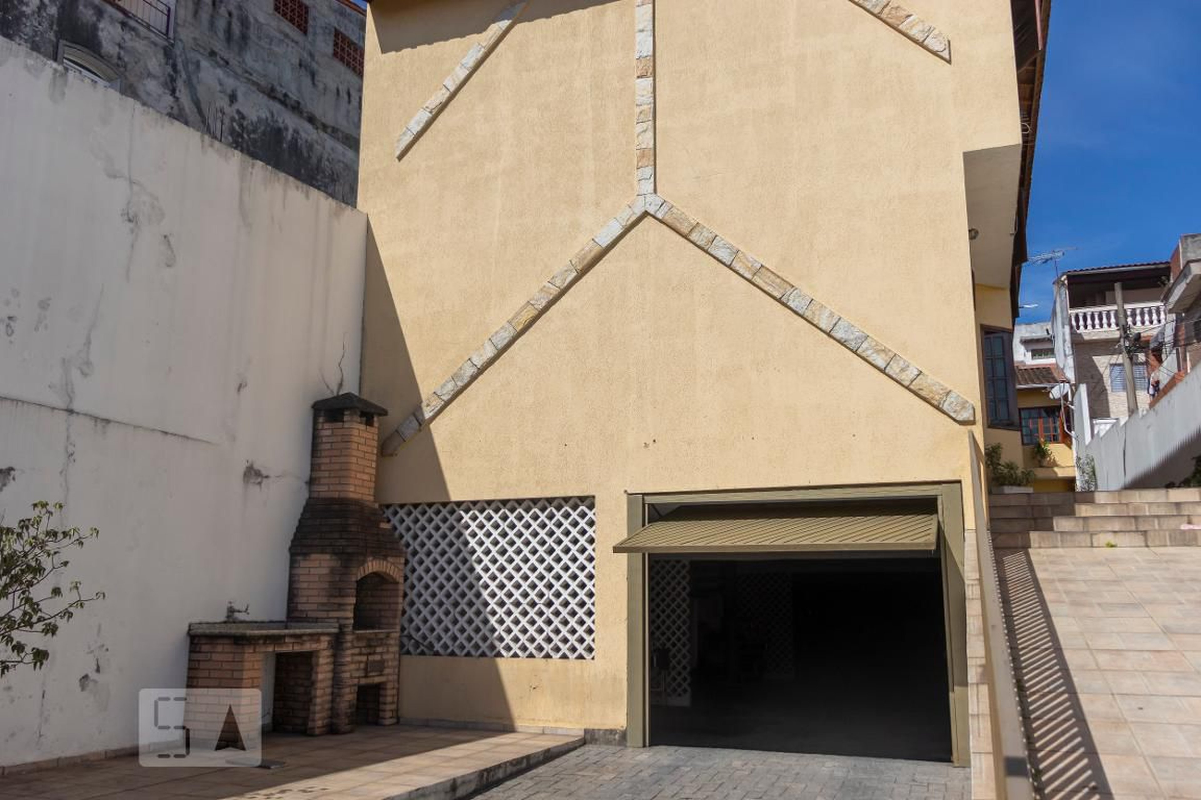 Fachada do Condomínio Condomínio em Avenida Sanatório, 280