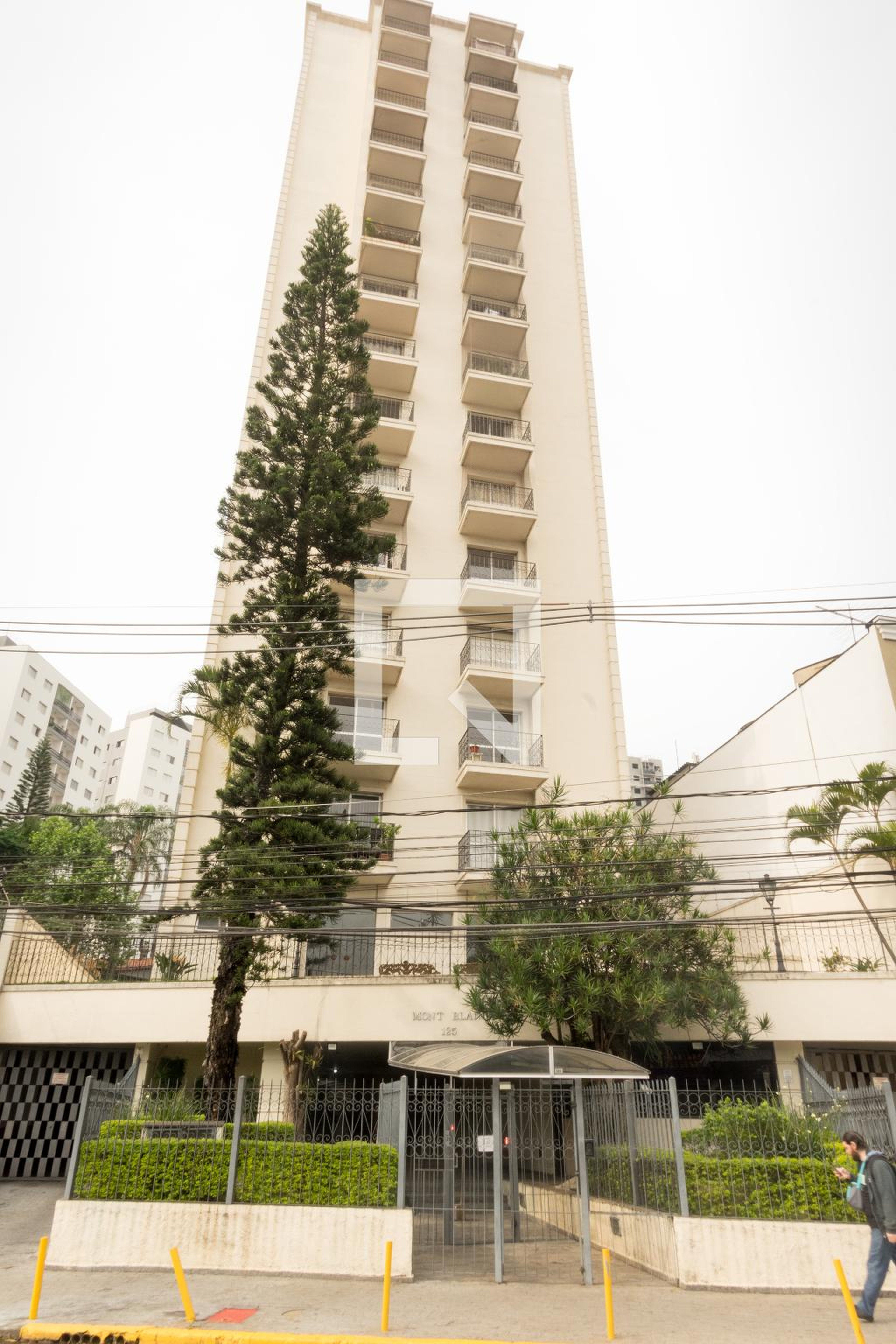 Fachada do Prédio Condomínio Mont Blanc