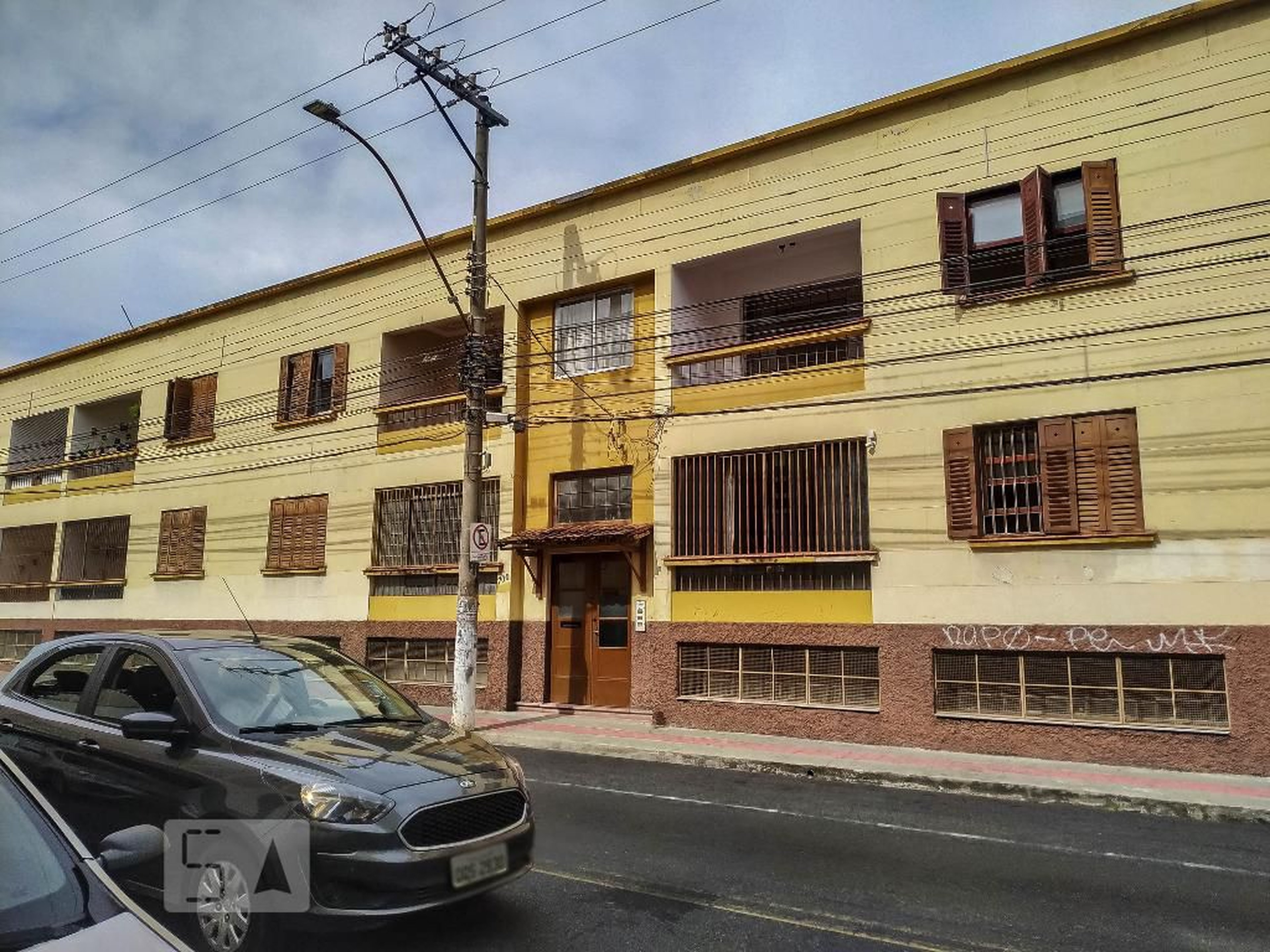 Fachada Condomínio em Rua Pouso Alegre, 700