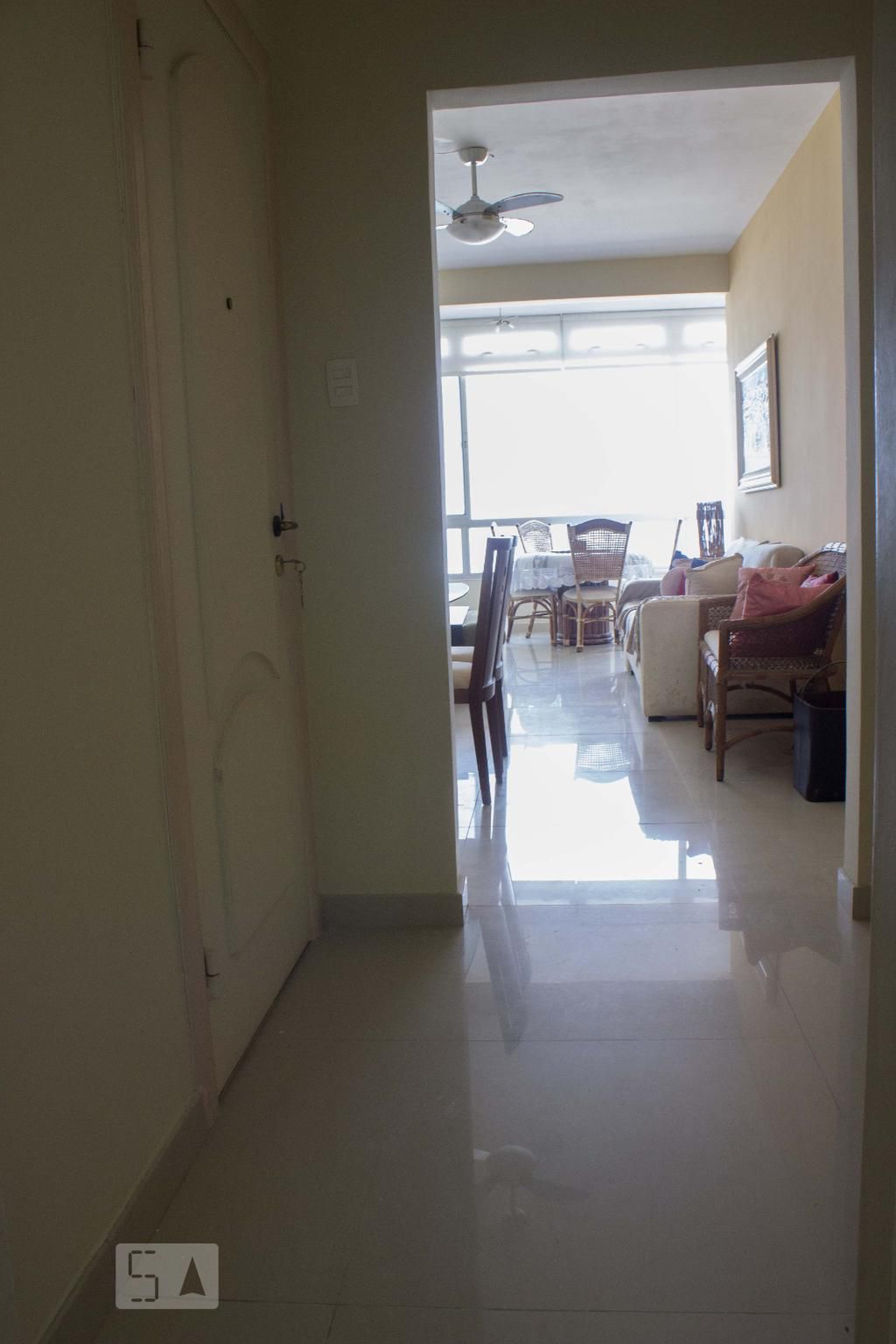 Hall de Entrada Condomínio em Avenida do Pepê, 1100