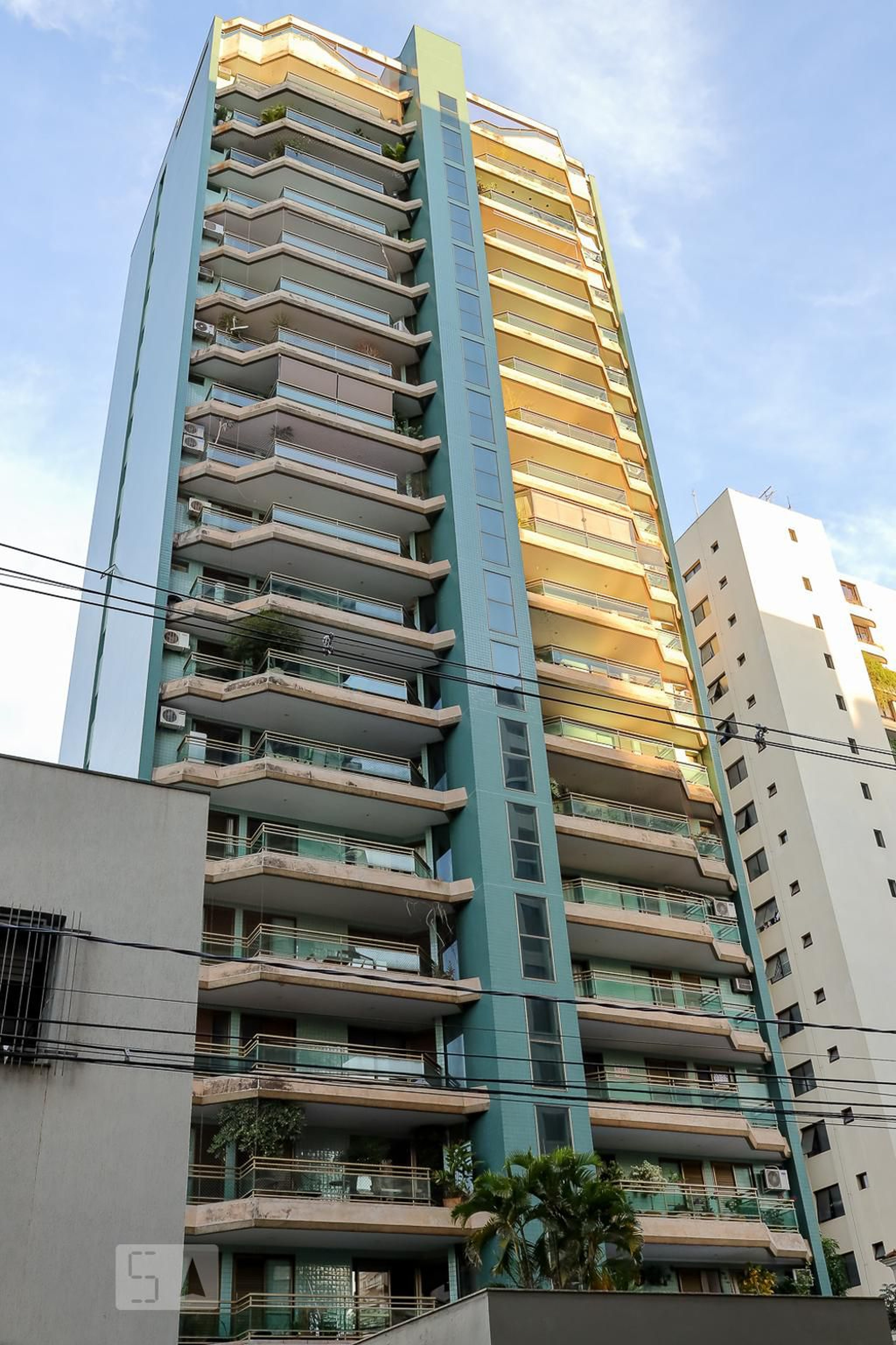 Fachada Condomínio em Rua Cerqueira César, 845