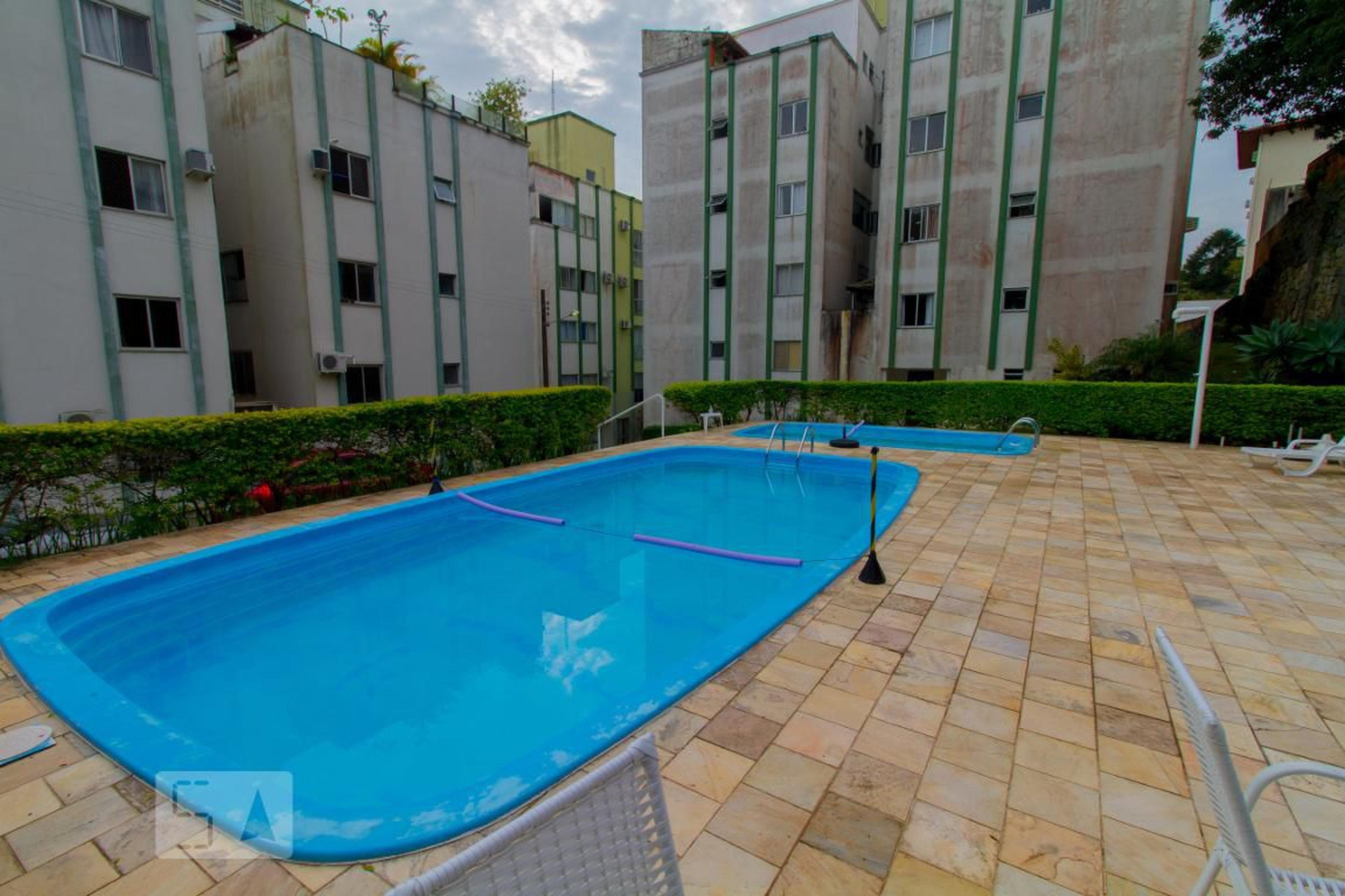 Piscina - Reino de Camelot