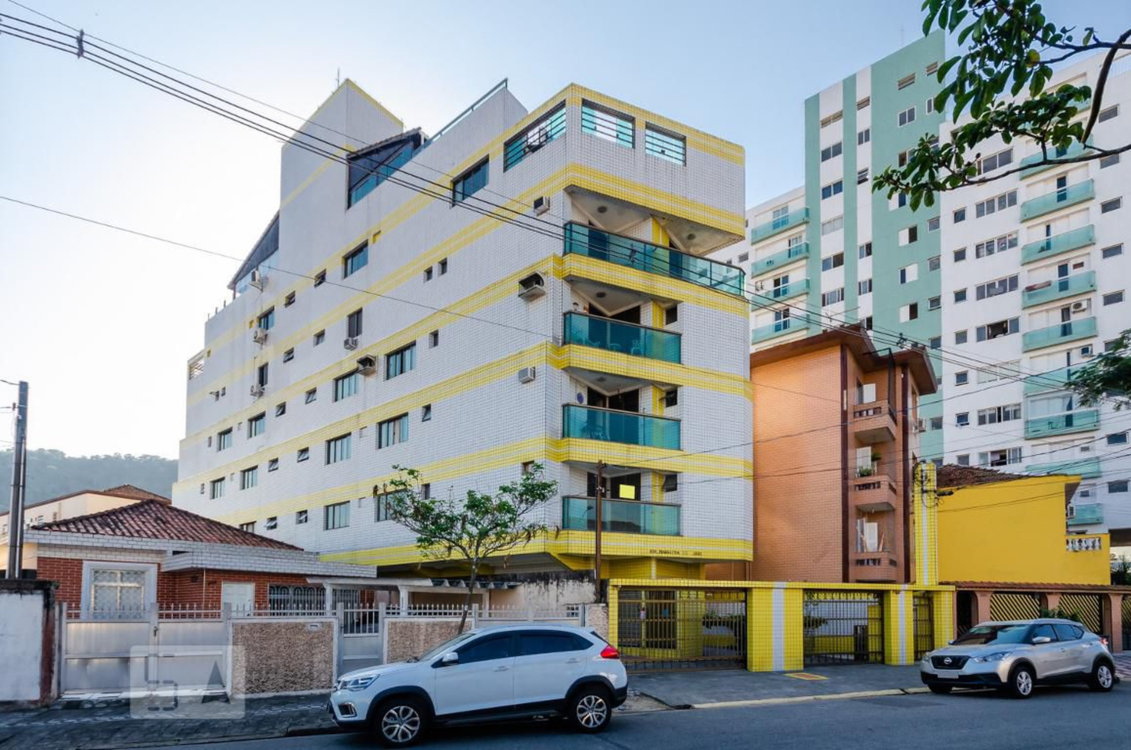 Fachada Condomínio em Rua Princesa Isabel, 202