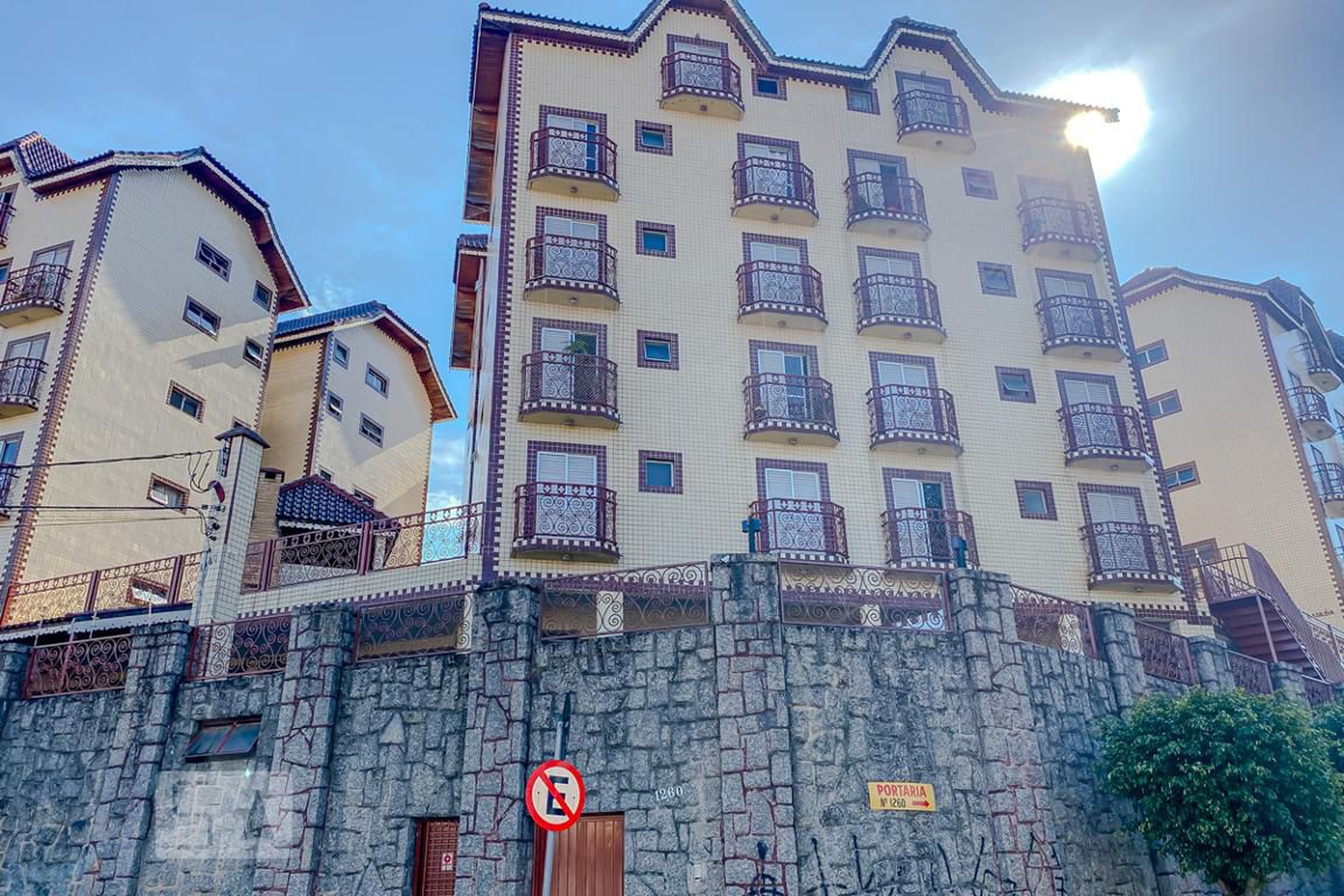 Fachada Condomínio Vila Suiça