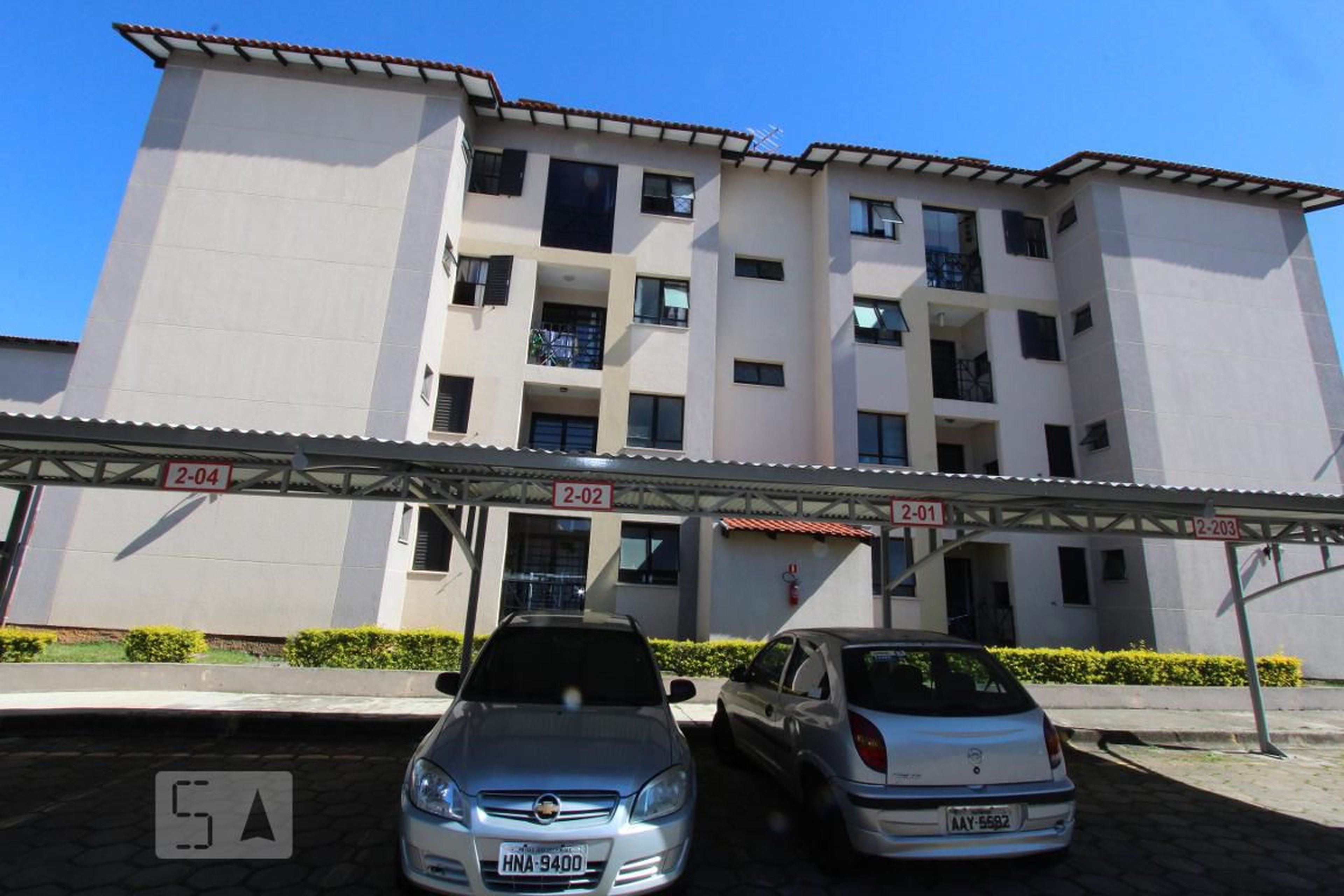 Fachada Condomínio em Rua Rezala Simão, 450