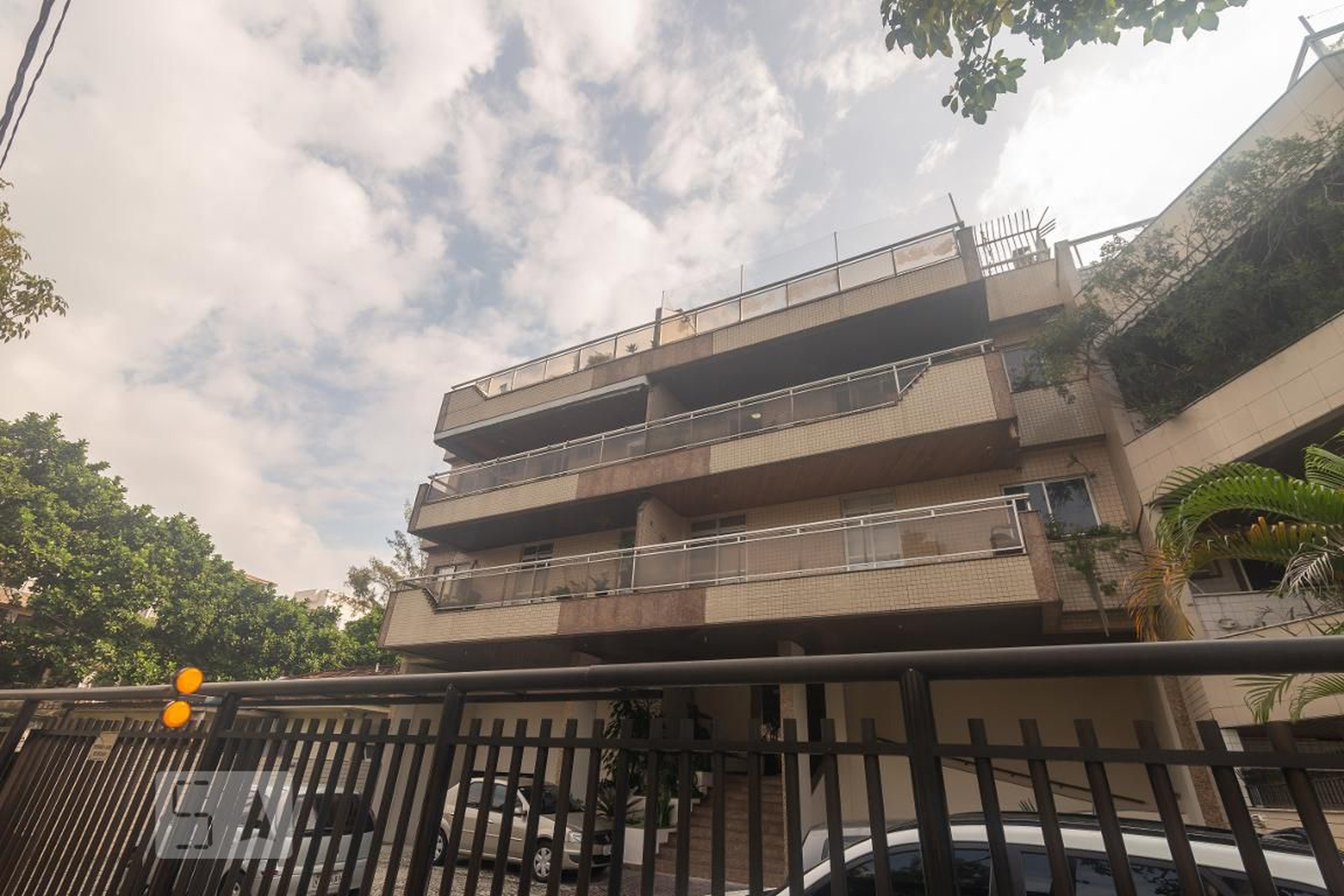 Fachada Condomínio em Avenida Genaro de Carvalho, 2122