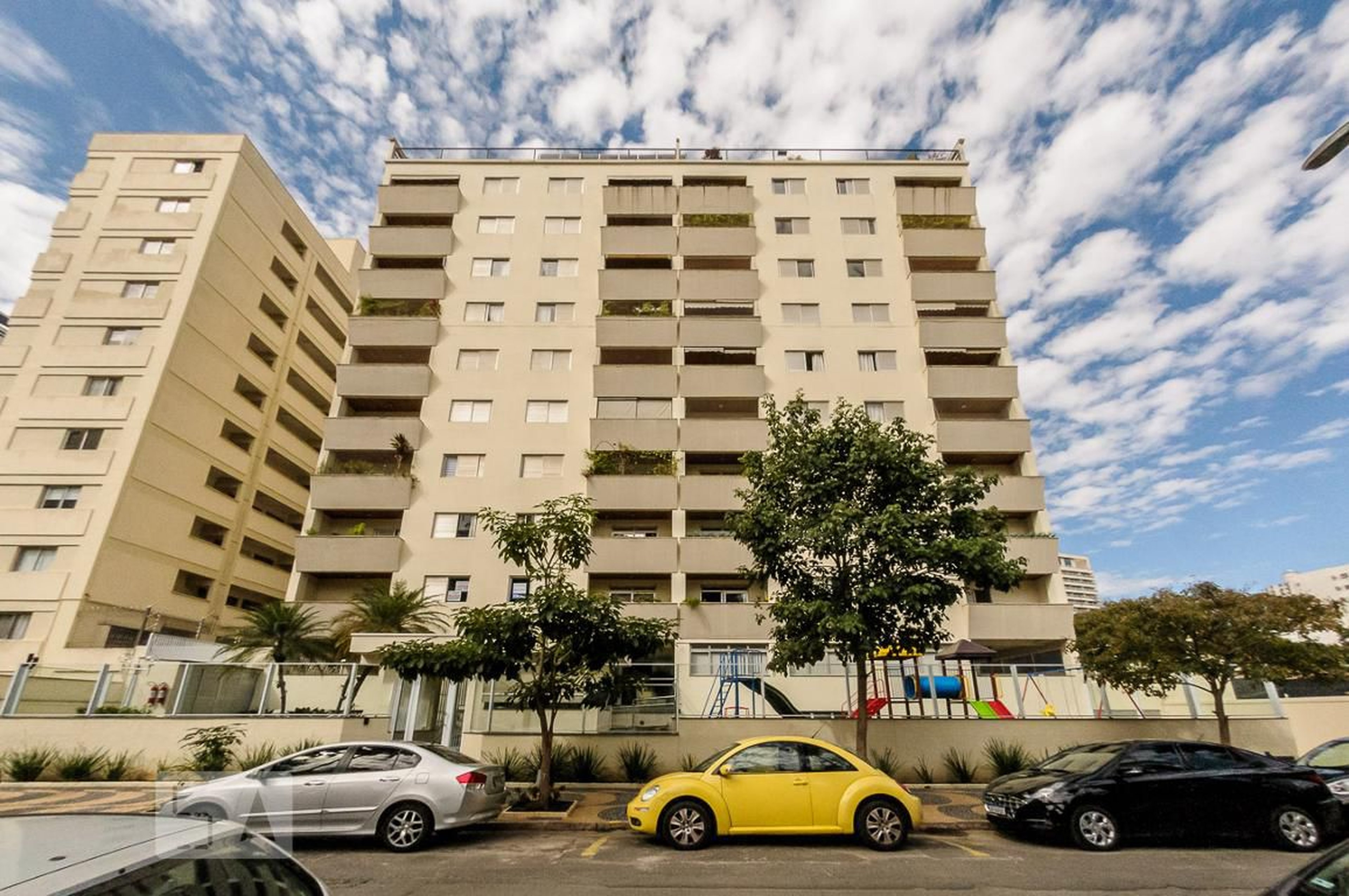 Fachada do Prédio Condomínio em Rua Coelho Neto, 222