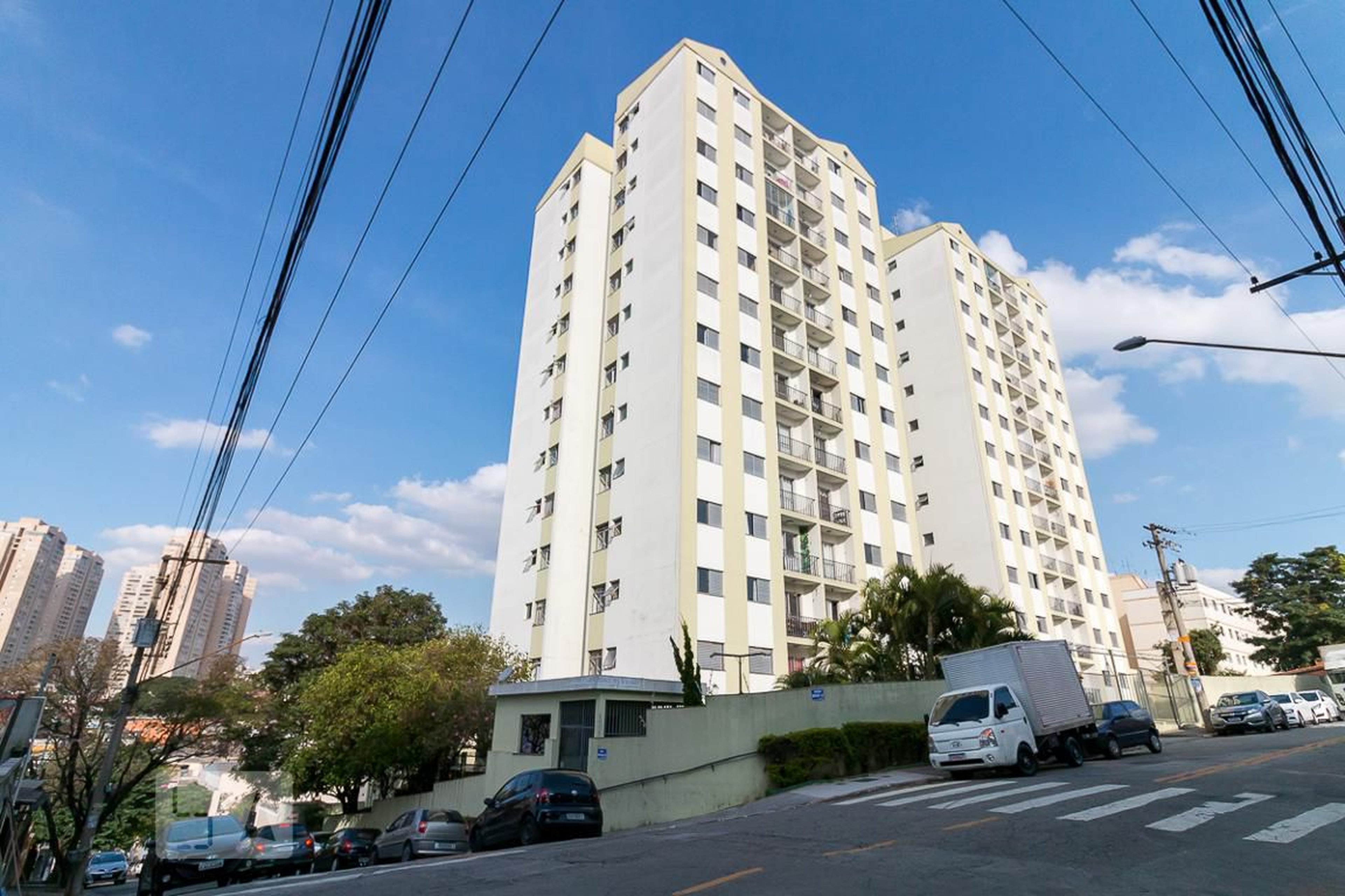 Fachada do condomínio Condomínio Portal da Vila Augusta