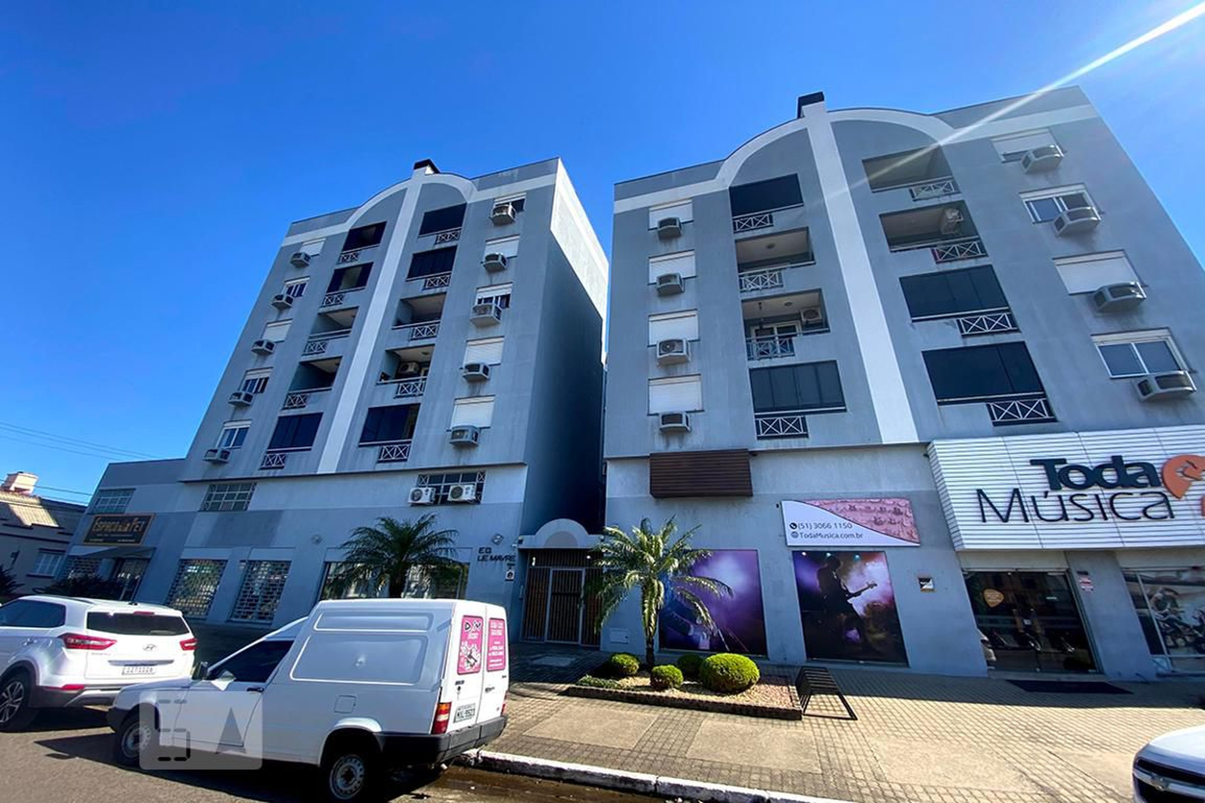 Fachada Condomínio em R. Vinte e Cinco de Julho, 1100