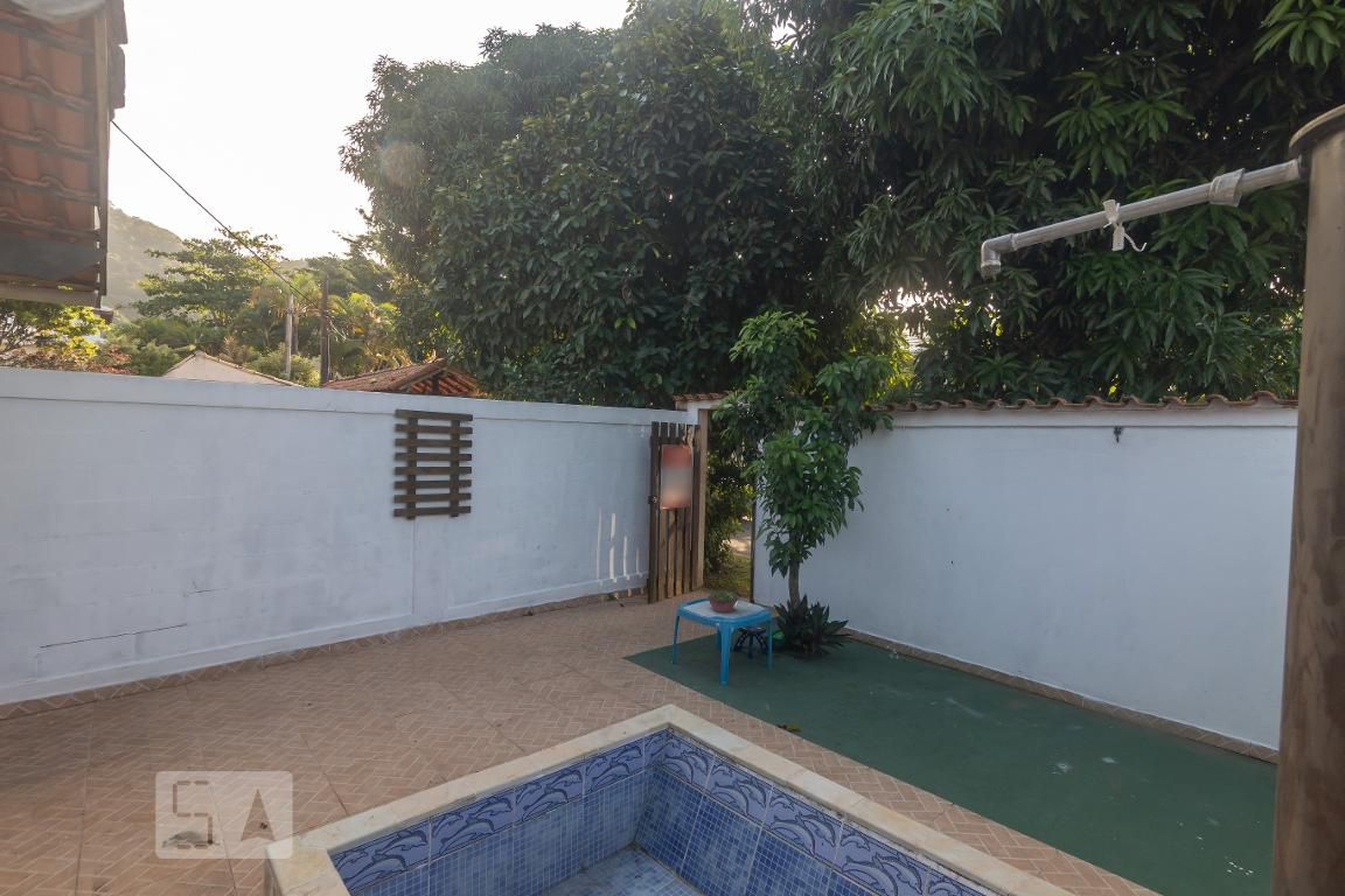 Área Externa Condomínio em Rua Sônia Angel Jones, 140