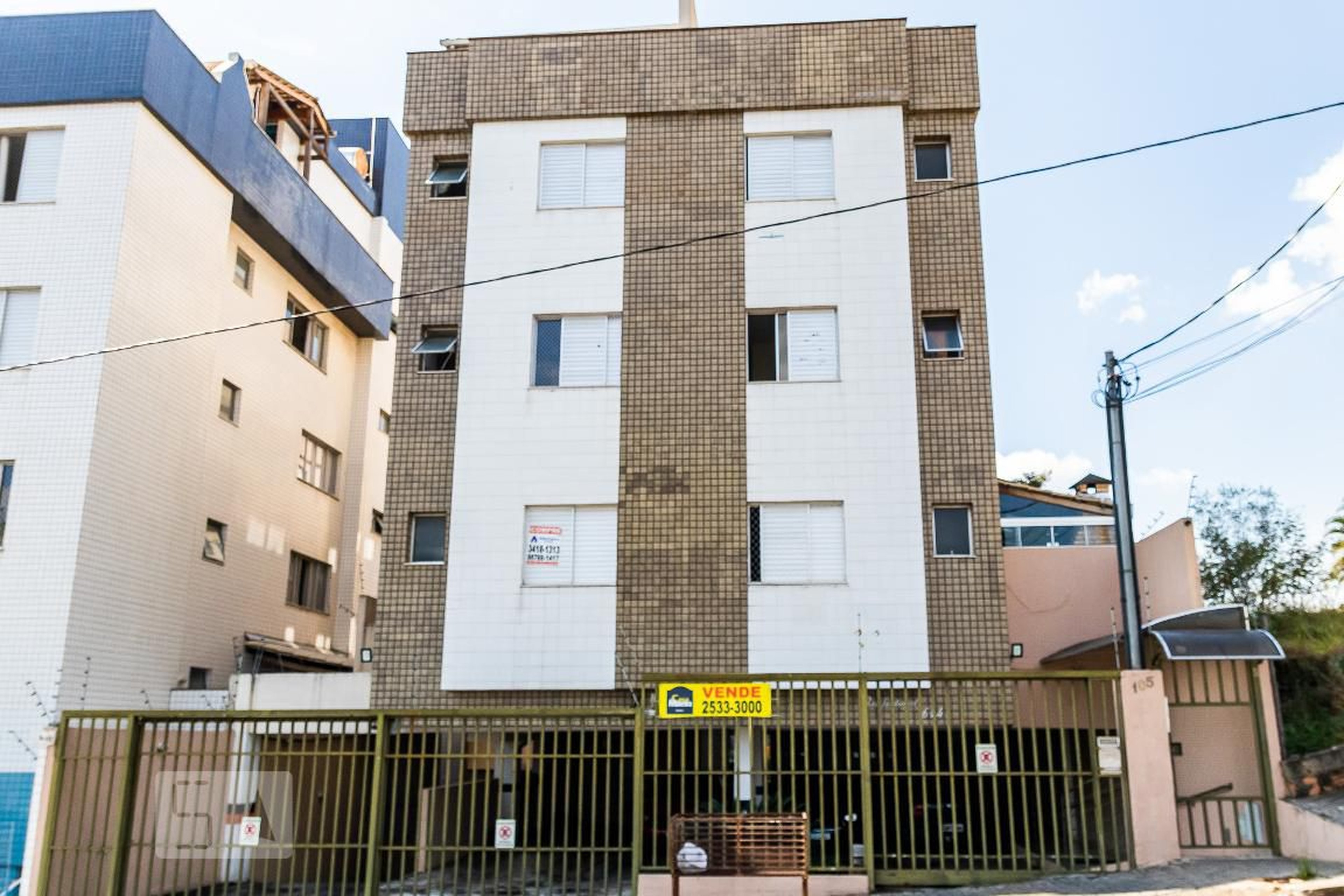 Fachada Condomínio em Avenida Maurete José dos Santos, 105