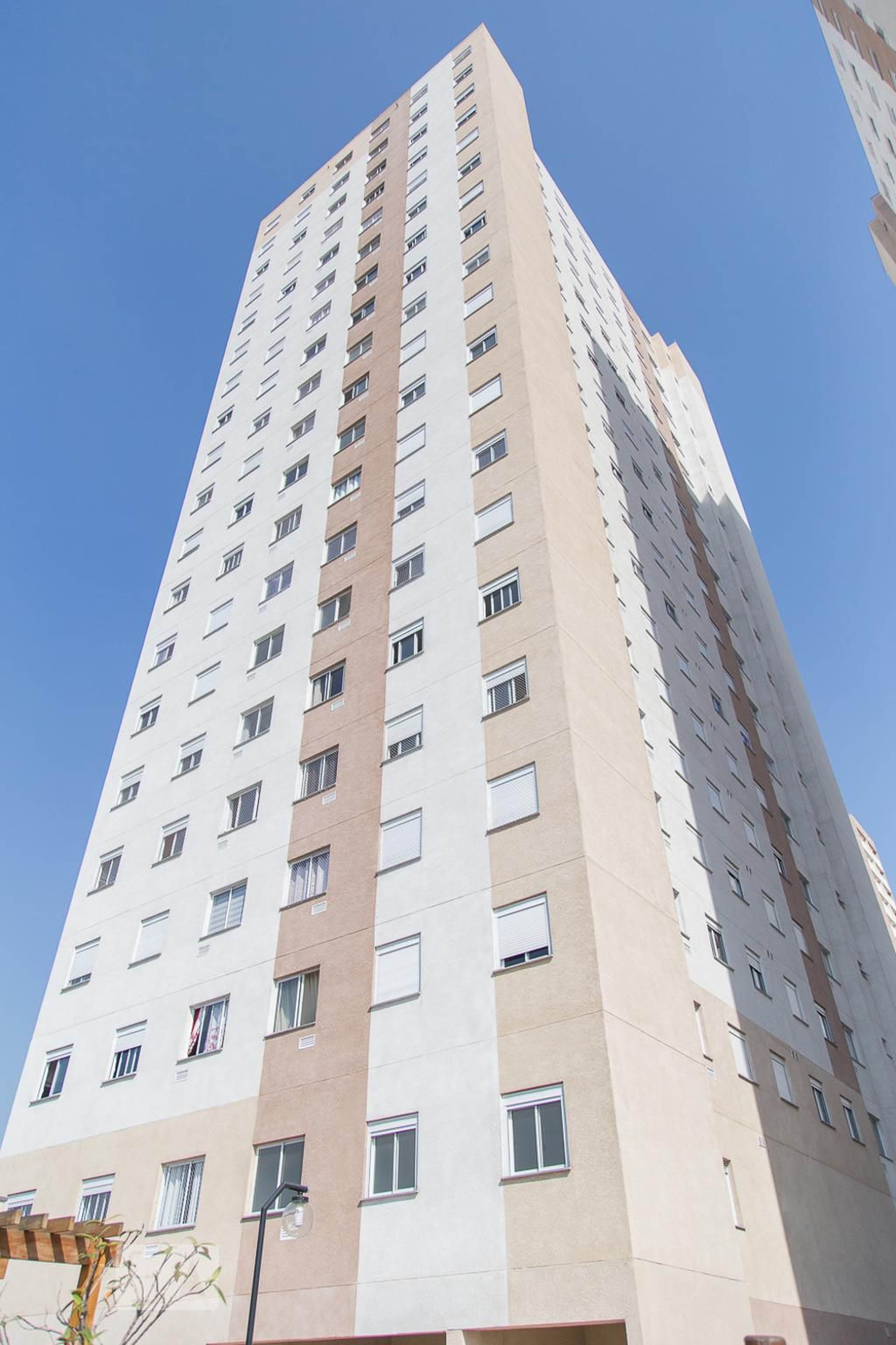 Fachada Condomínio em Rua Francisco Rossano, 51