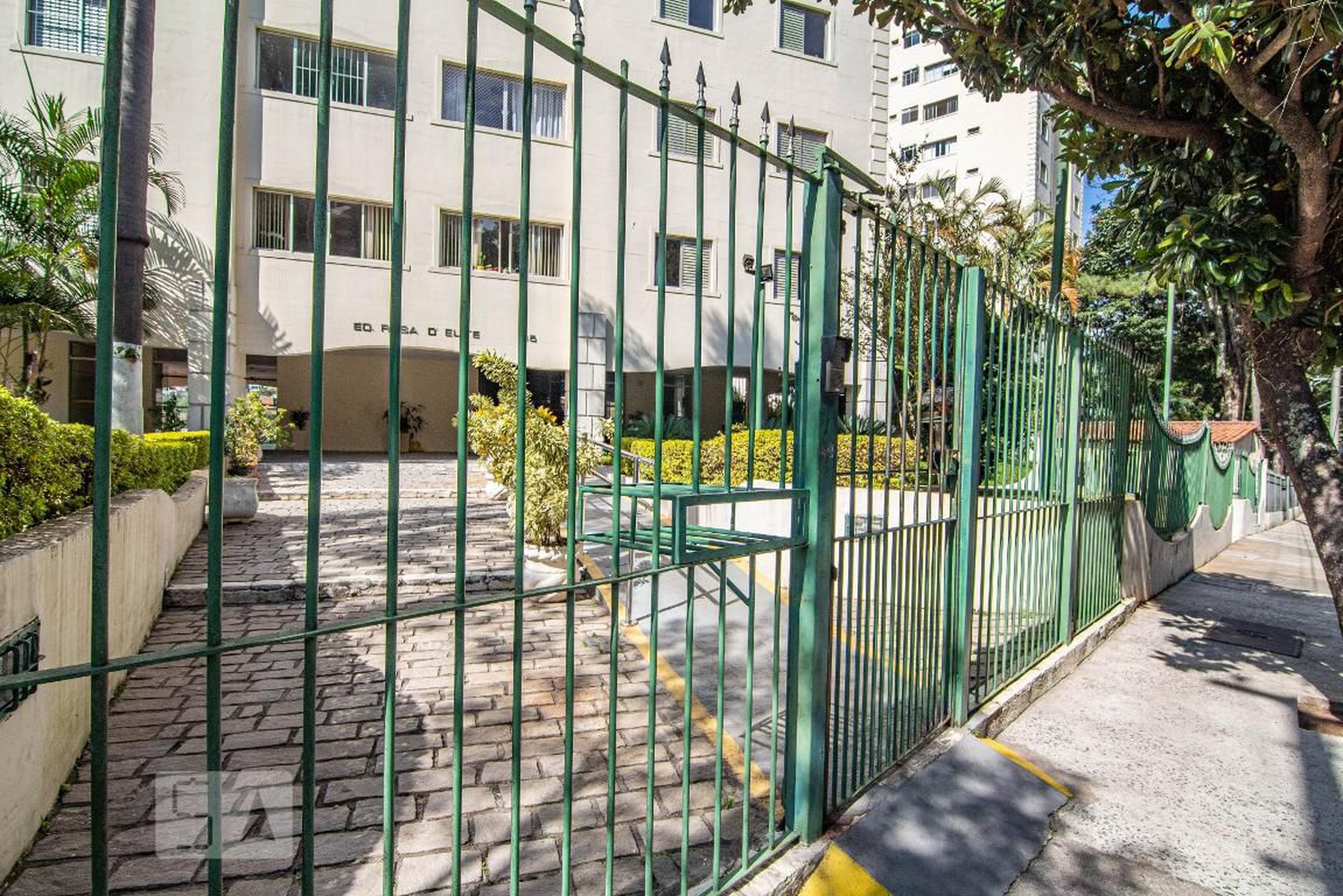 Fachada do Condomínio Condomínio Rosa de Elite