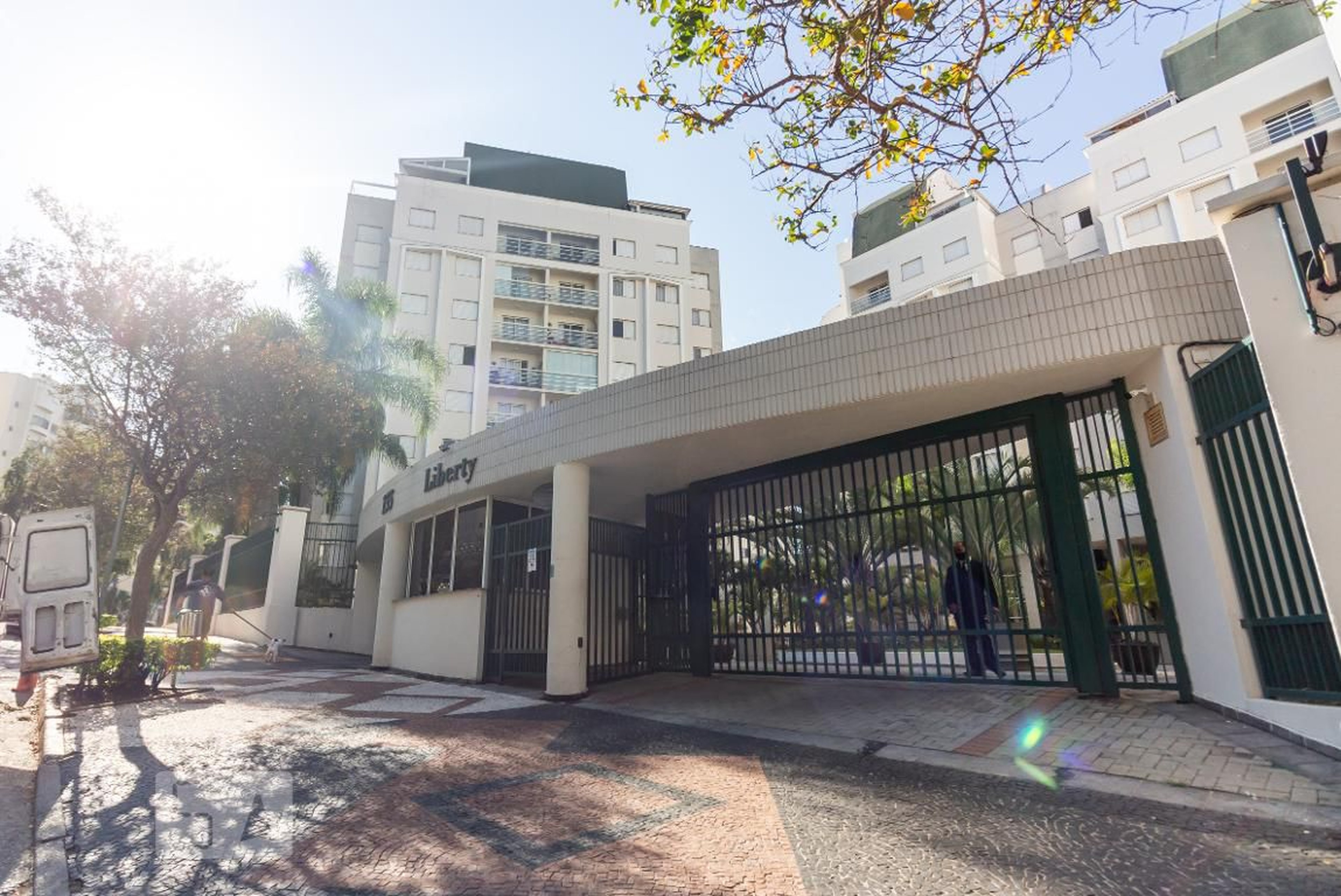 Fachada Condomínio em Rua Vicente Oropallo, 1553