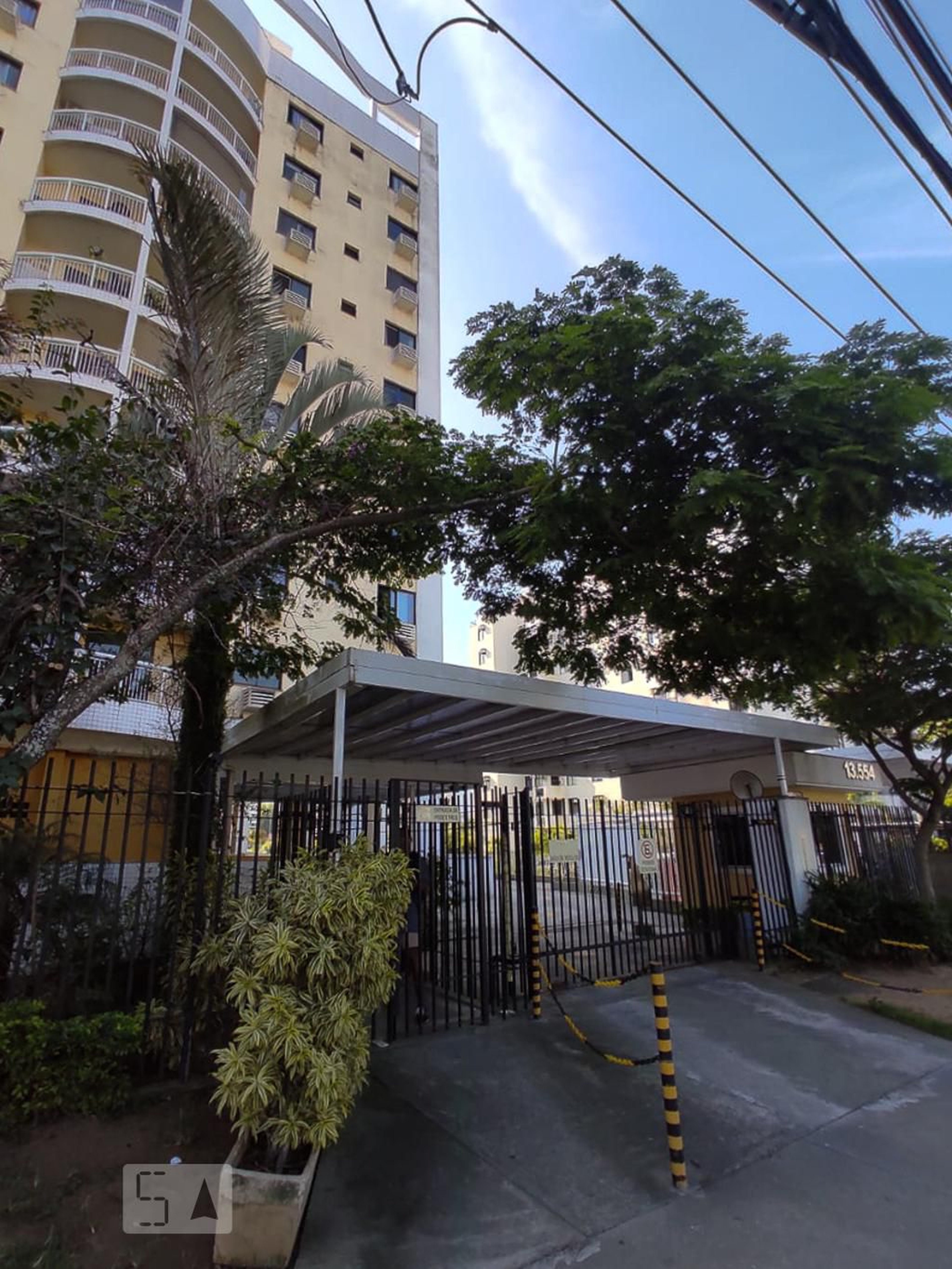 Fachada do Condomínio Condomínio Sea Coast