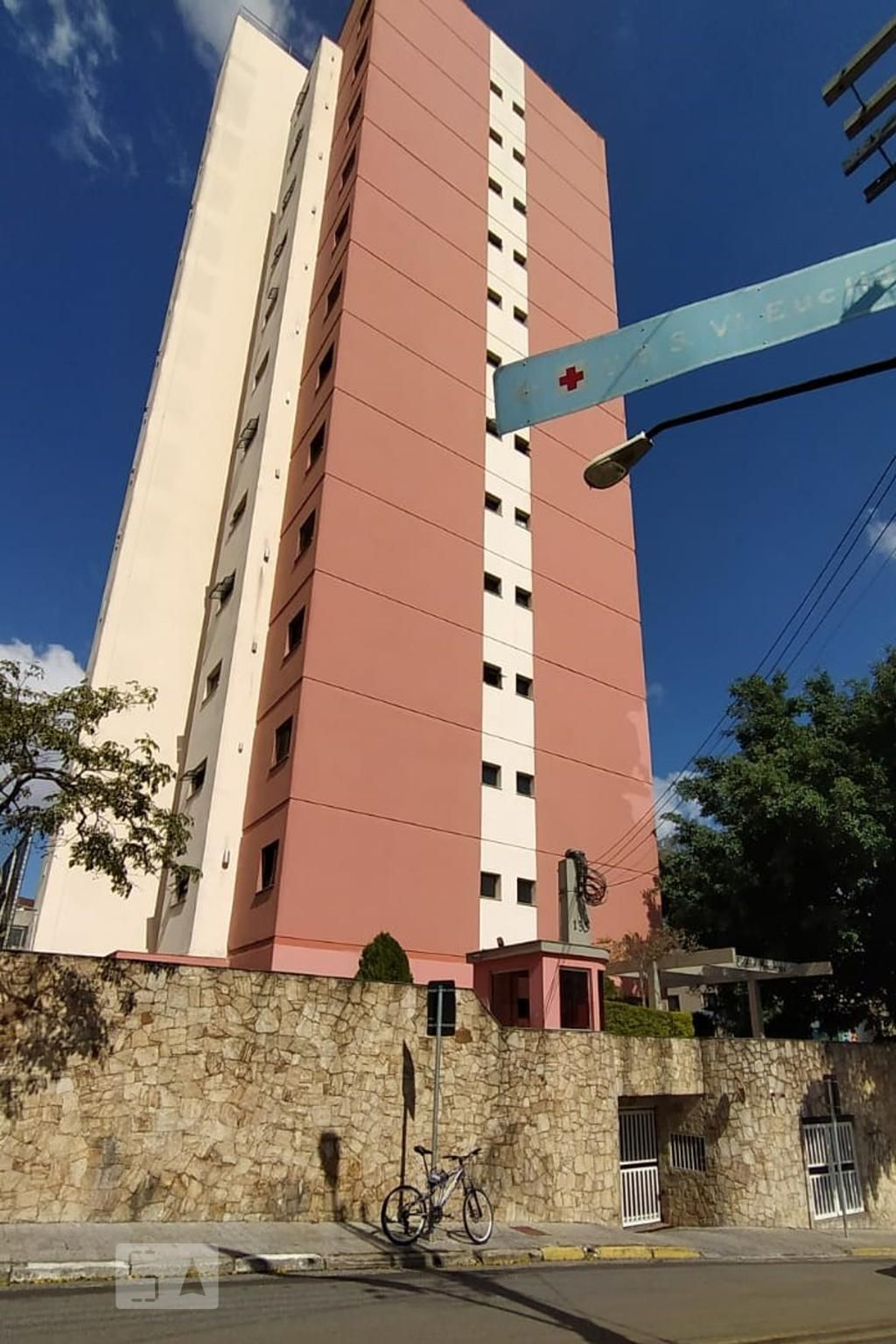 Fachada do Condomínio Edifício Mônaco