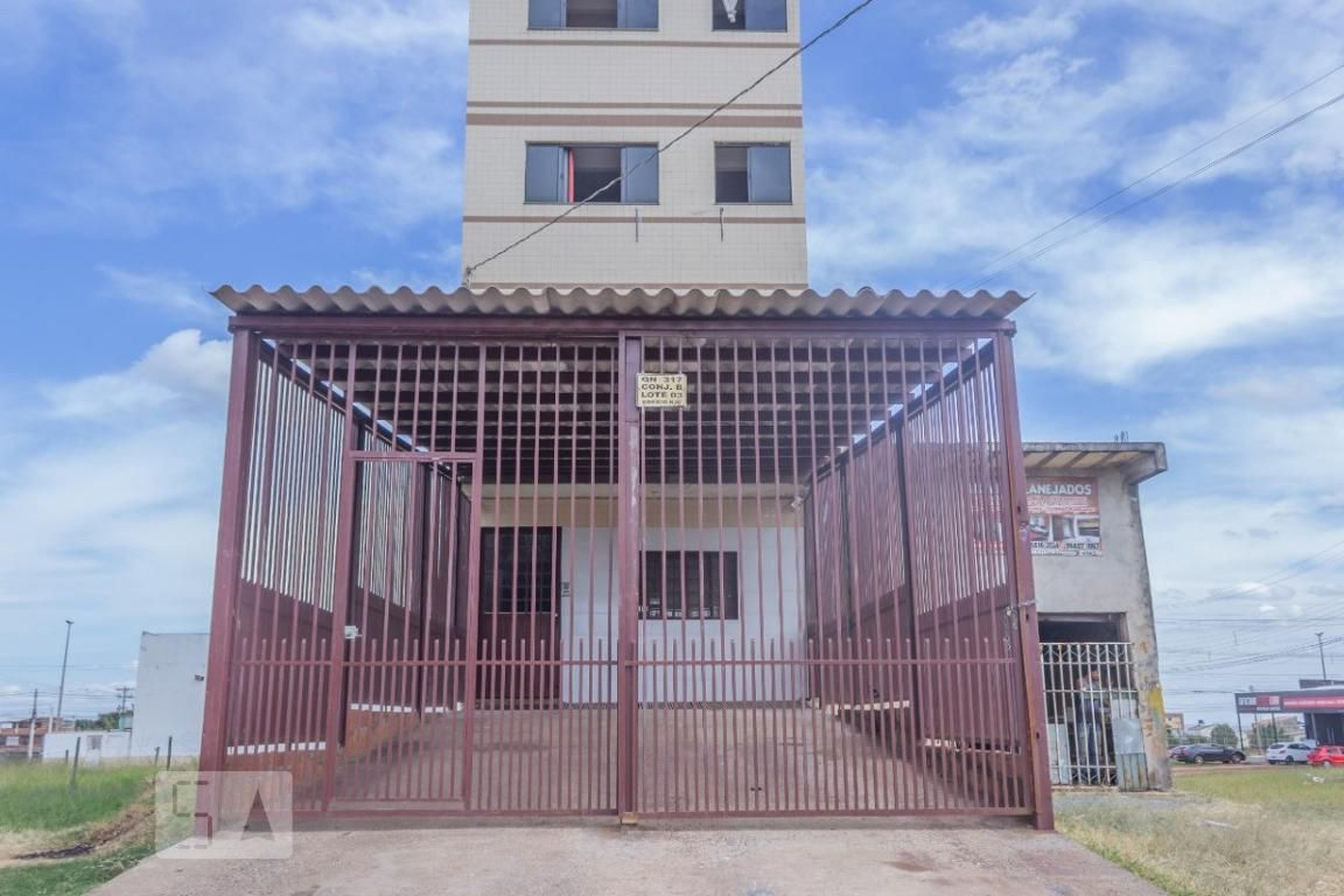 Fachada Condomínio em Qn 317 Conjunto B, 3