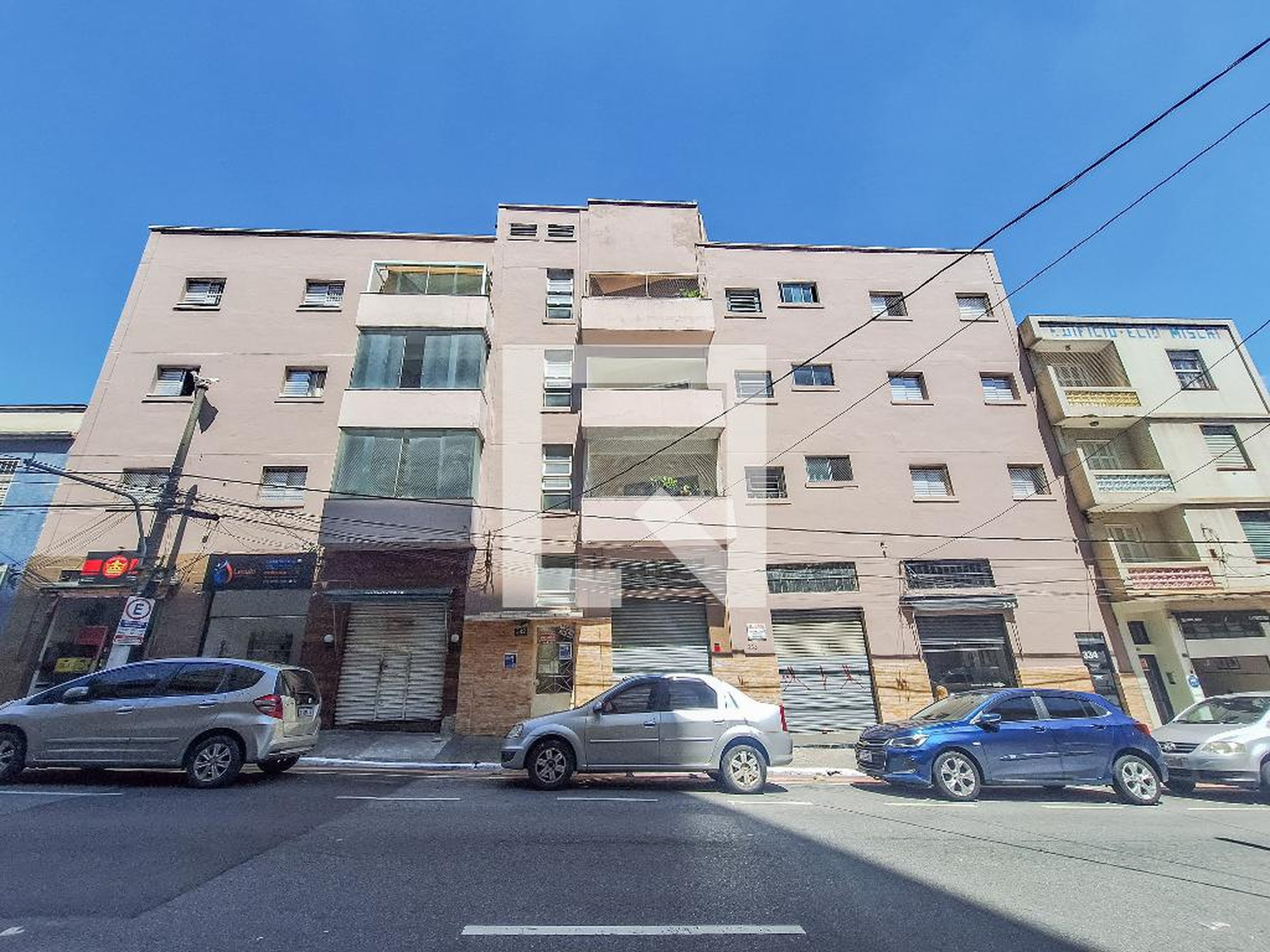 Fachada Condomínio em Rua Eiras Garcia, 229