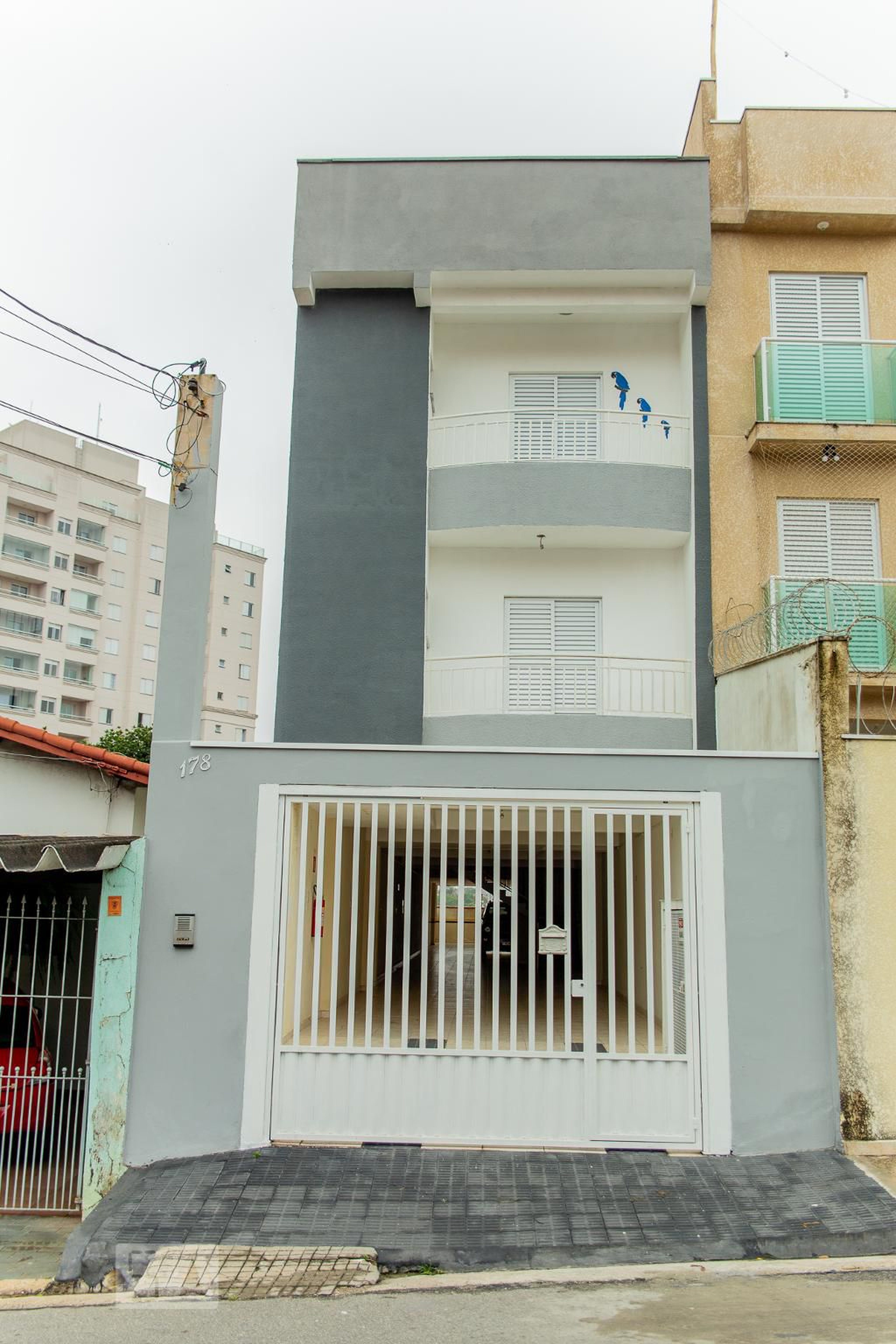 Fachada Condomínio em Rua Horácio Hunti, 178