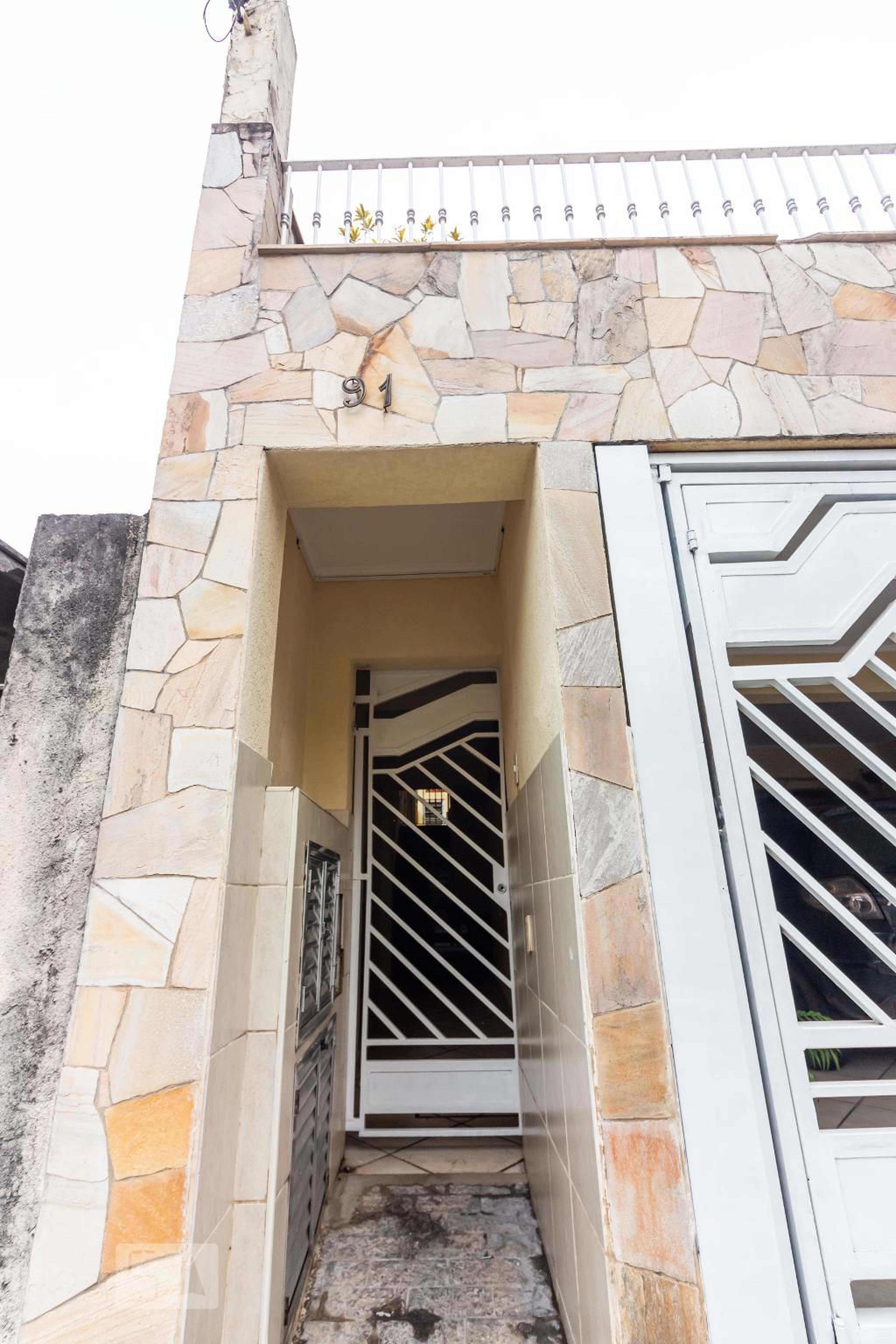 Fachada Condomínio em Rua Helena Maria Vita Roso, 91