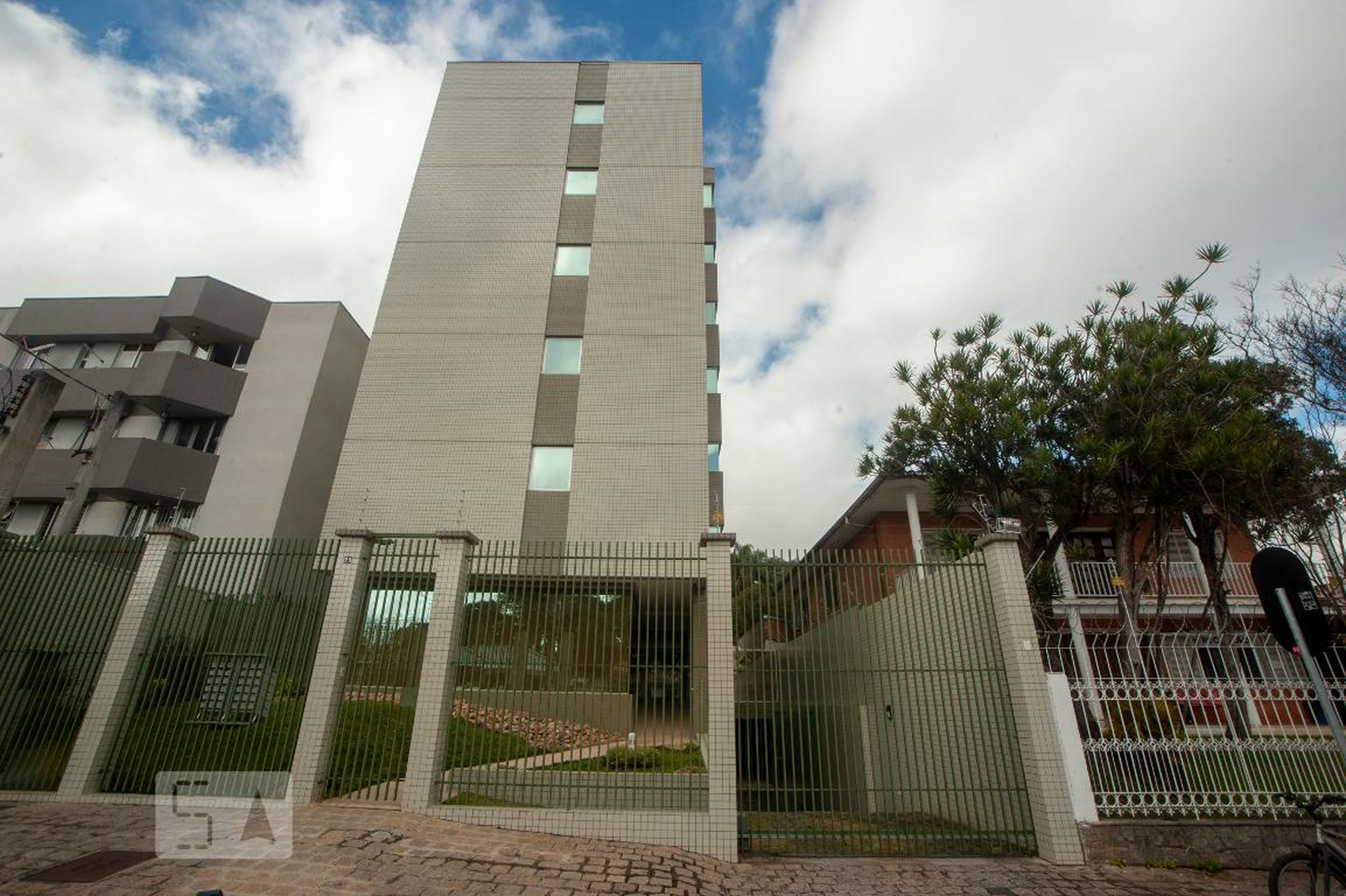 Fachada Condomínio em Rua Antônio Martins de Araújo, 99