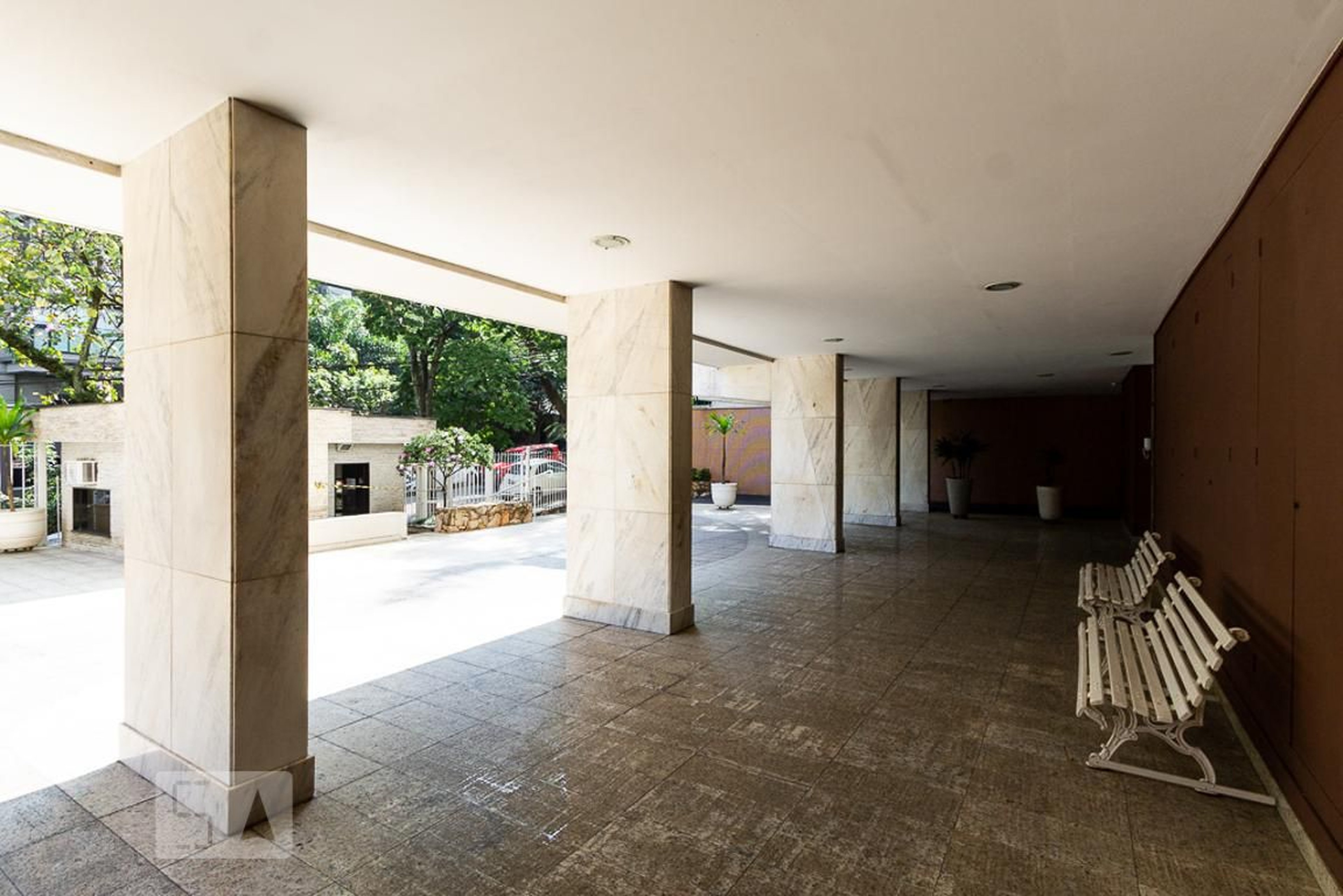 Entrada - Edifício Luiz de Camões Marcello Roberto Moreira