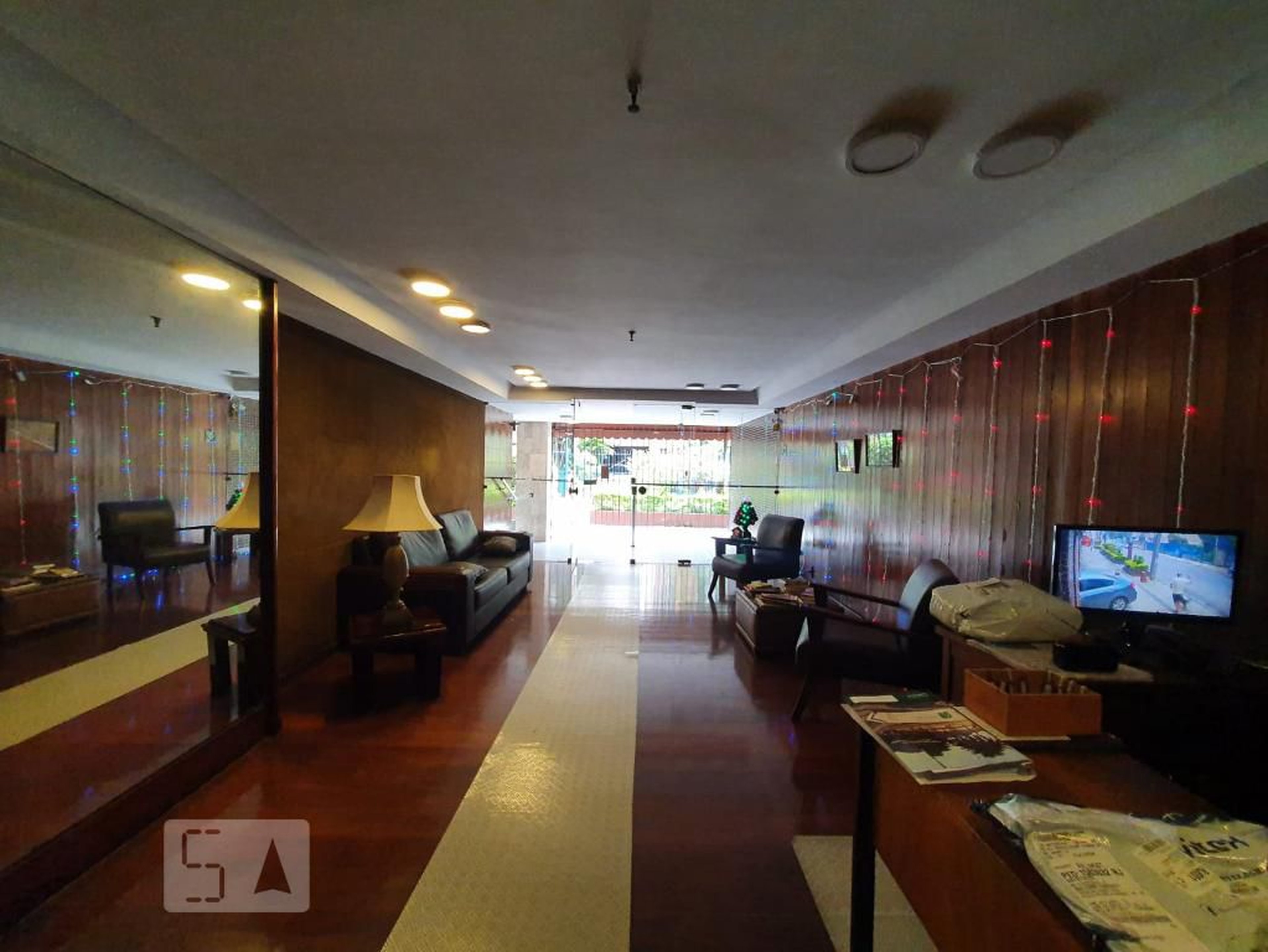 Hall de Entrada - Edifício Bandeirante Pedro Lobo